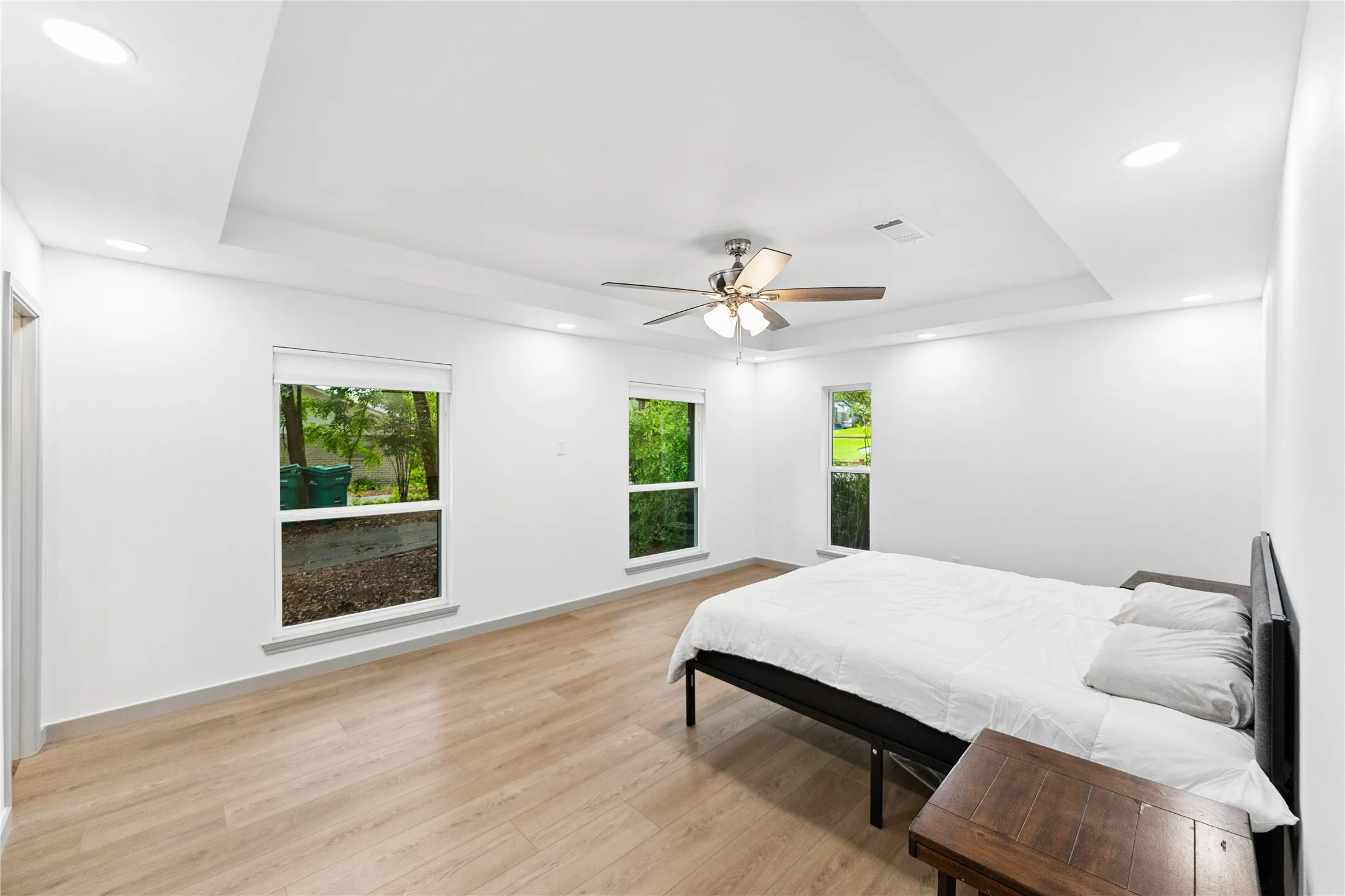 Single Family Residence For Sale in Dallas County , 1018 Randy Road, Cedar Hill, Texas 75104, 3 Bedroom, 2 Bathroom, 2 Garage spaces, 2,319 Sqft, built in 1970, mls#21376041, Real Estate Agent in Cedar Hill, Homes For Sale in Dallas county, Homes For Sale in Cedar Hill, Realtor in Cedar Hill Texas, Real Estate Brokerage Independent Realty Texas, Luminita Cordes Realtor