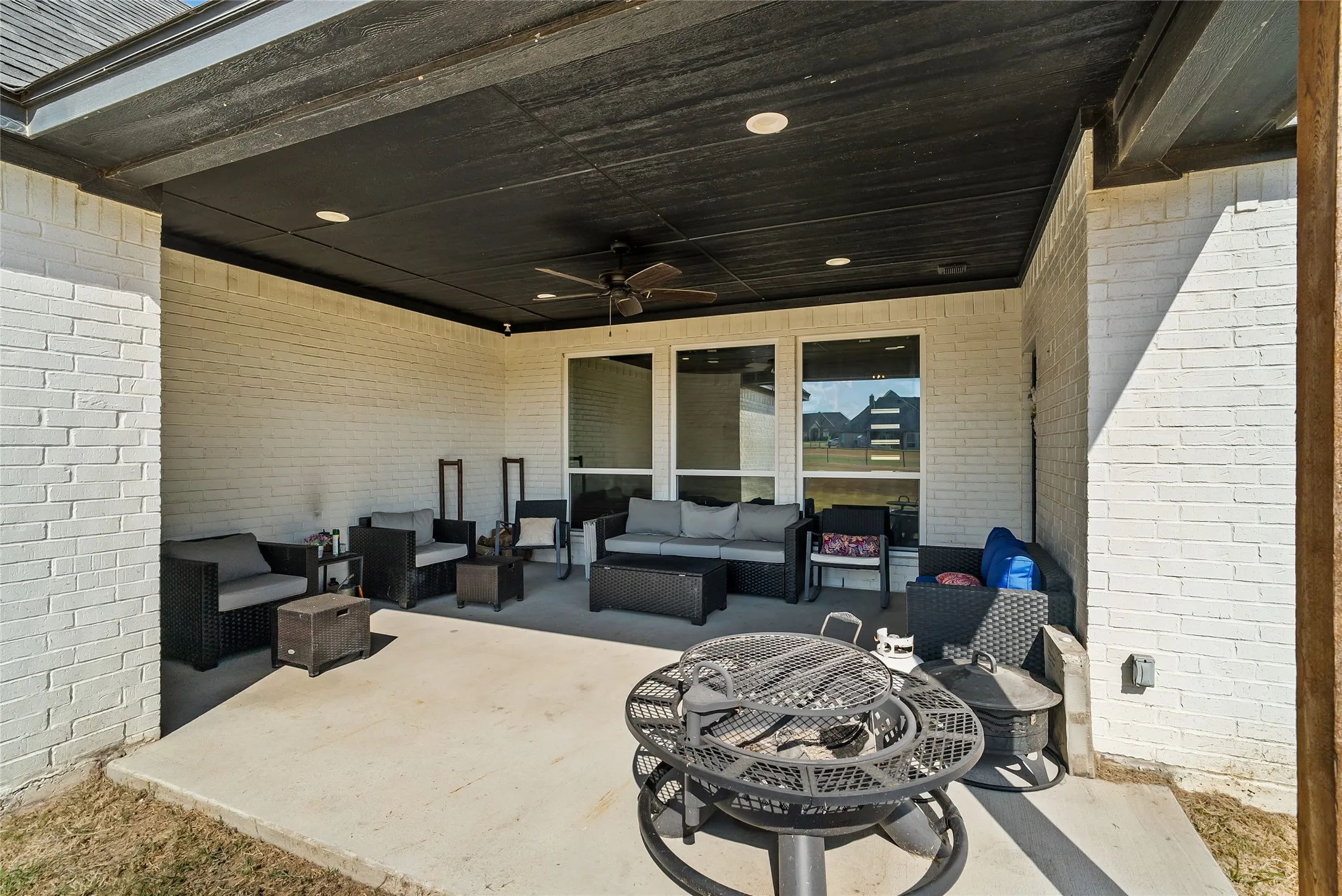 Single Family Residence For Sale in Parker County , 134 Buddy Court, Millsap, Texas 76066, 4 Bedroom, 3 Bathroom, 3 Garage spaces, 2,450 Sqft, built in 2021, mls#21379408, Real Estate Agent in Millsap, Homes For Sale in Parker county, Homes For Sale in Millsap, Realtor in Millsap Texas, Real Estate Brokerage Independent Realty Texas, Luminita Cordes Realtor