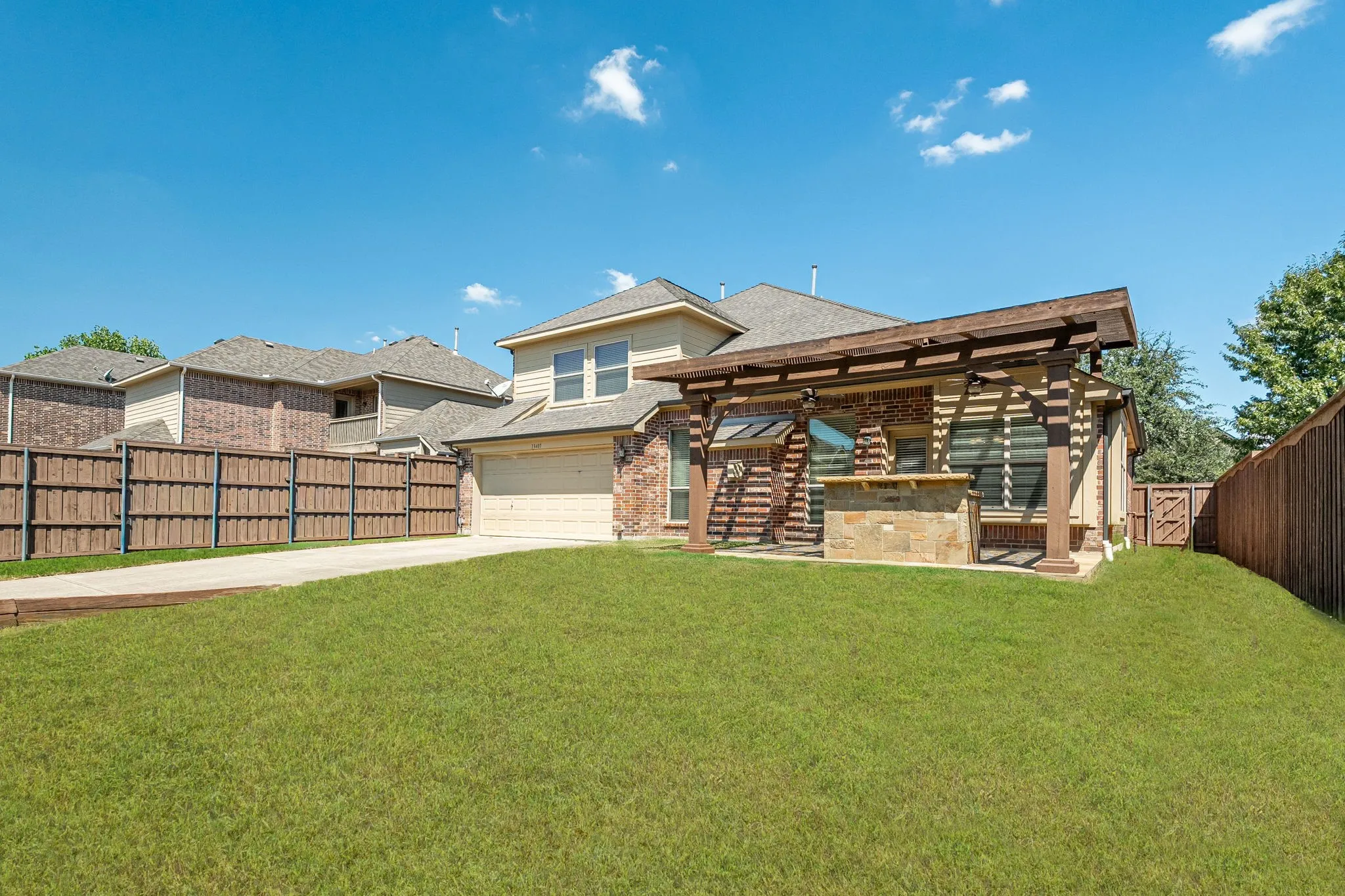 Single Family Residence For Sale in Collin County , 13407 Chittamwood Lane, Frisco, Texas 75035, 4 Bedroom, 4 Bathroom, 2 Garage spaces, 2,982 Sqft, built in 2010, mls#21382077, Real Estate Agent in Frisco, Homes For Sale in Collin county, Homes For Sale in Frisco, Realtor in Frisco Texas, Real Estate Brokerage Independent Realty Texas, Luminita Cordes Realtor