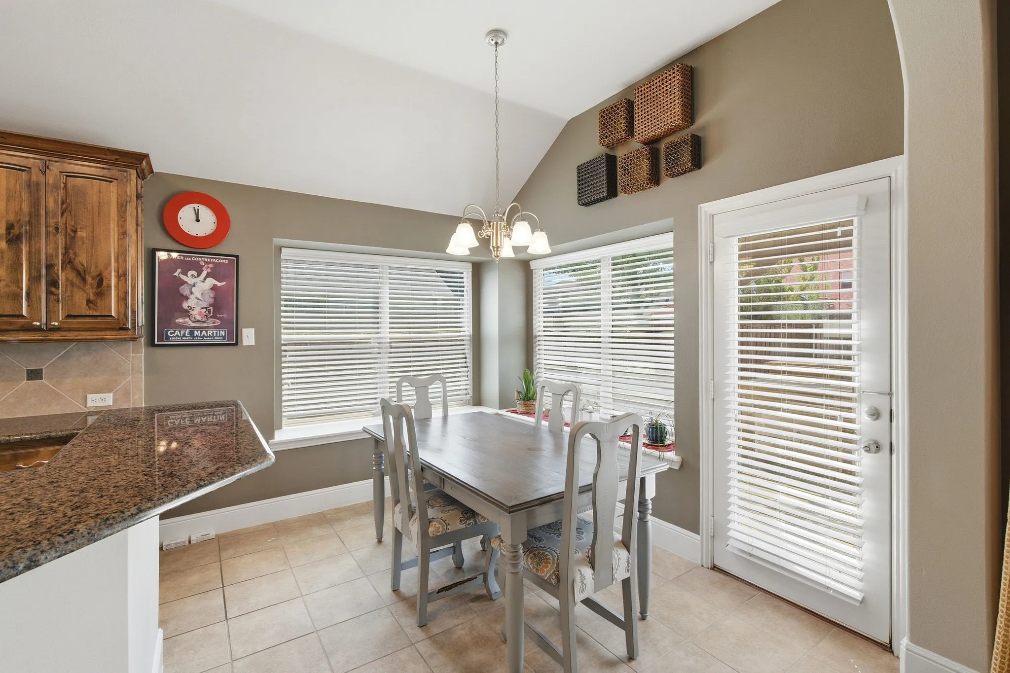Single Family Residence For Sale in Collin County , 13407 Chittamwood Lane, Frisco, Texas 75035, 4 Bedroom, 4 Bathroom, 2 Garage spaces, 2,982 Sqft, built in 2010, mls#21382077, Real Estate Agent in Frisco, Homes For Sale in Collin county, Homes For Sale in Frisco, Realtor in Frisco Texas, Real Estate Brokerage Independent Realty Texas, Luminita Cordes Realtor