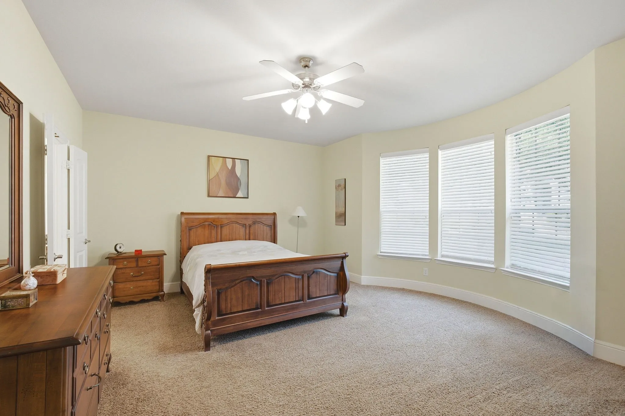 Single Family Residence For Sale in Collin County , 13407 Chittamwood Lane, Frisco, Texas 75035, 4 Bedroom, 4 Bathroom, 2 Garage spaces, 2,982 Sqft, built in 2010, mls#21382077, Real Estate Agent in Frisco, Homes For Sale in Collin county, Homes For Sale in Frisco, Realtor in Frisco Texas, Real Estate Brokerage Independent Realty Texas, Luminita Cordes Realtor