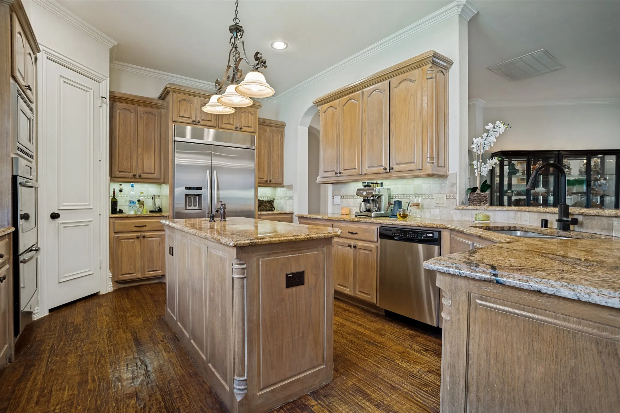 Single Family Residence For Sale in Collin County , 1006 Navarro Drive, Allen, Texas 75013, 5 Bedroom, 6 Bathroom, 3 Garage spaces, 4,365 Sqft, built in 2006, mls#21356894, Real Estate Agent in Allen, Homes For Sale in Collin county, Homes For Sale in Allen, Realtor in Allen Texas, Real Estate Brokerage Independent Realty Texas, Luminita Cordes Realtor