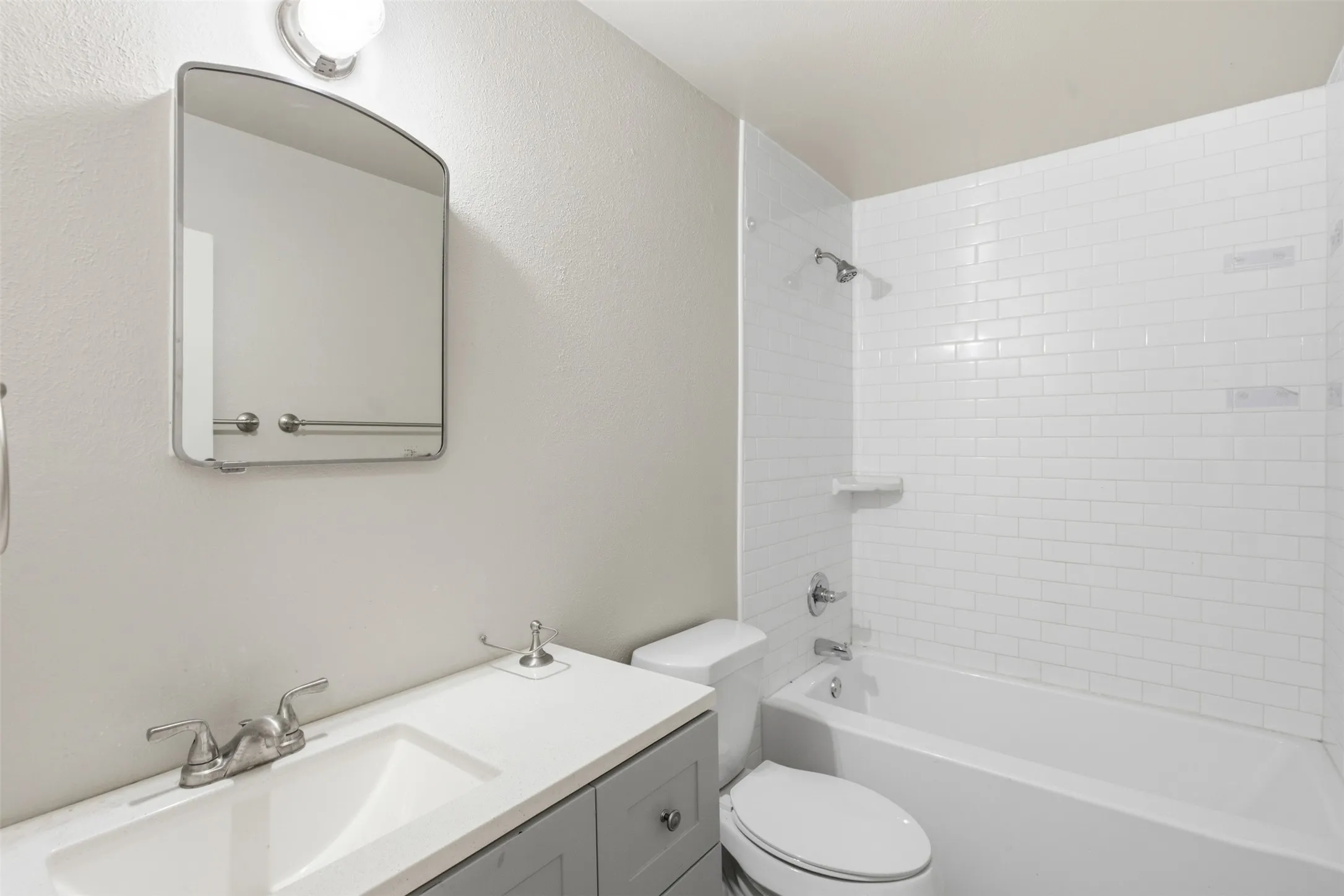 Single Family Residence For Rent in Parker County , 809 S Brazos Street, Weatherford, Texas 76086, 3 Bedroom, 2 Bathroom, Garage spaces, 1,902 Sqft, built in 0, mls#21382089, Real Estate Agent in Weatherford, Homes For Rent in Parker county, Homes For Rent in Weatherford, Realtor in Weatherford Texas, Real Estate Brokerage Independent Realty Texas, Luminita Cordes Realtor