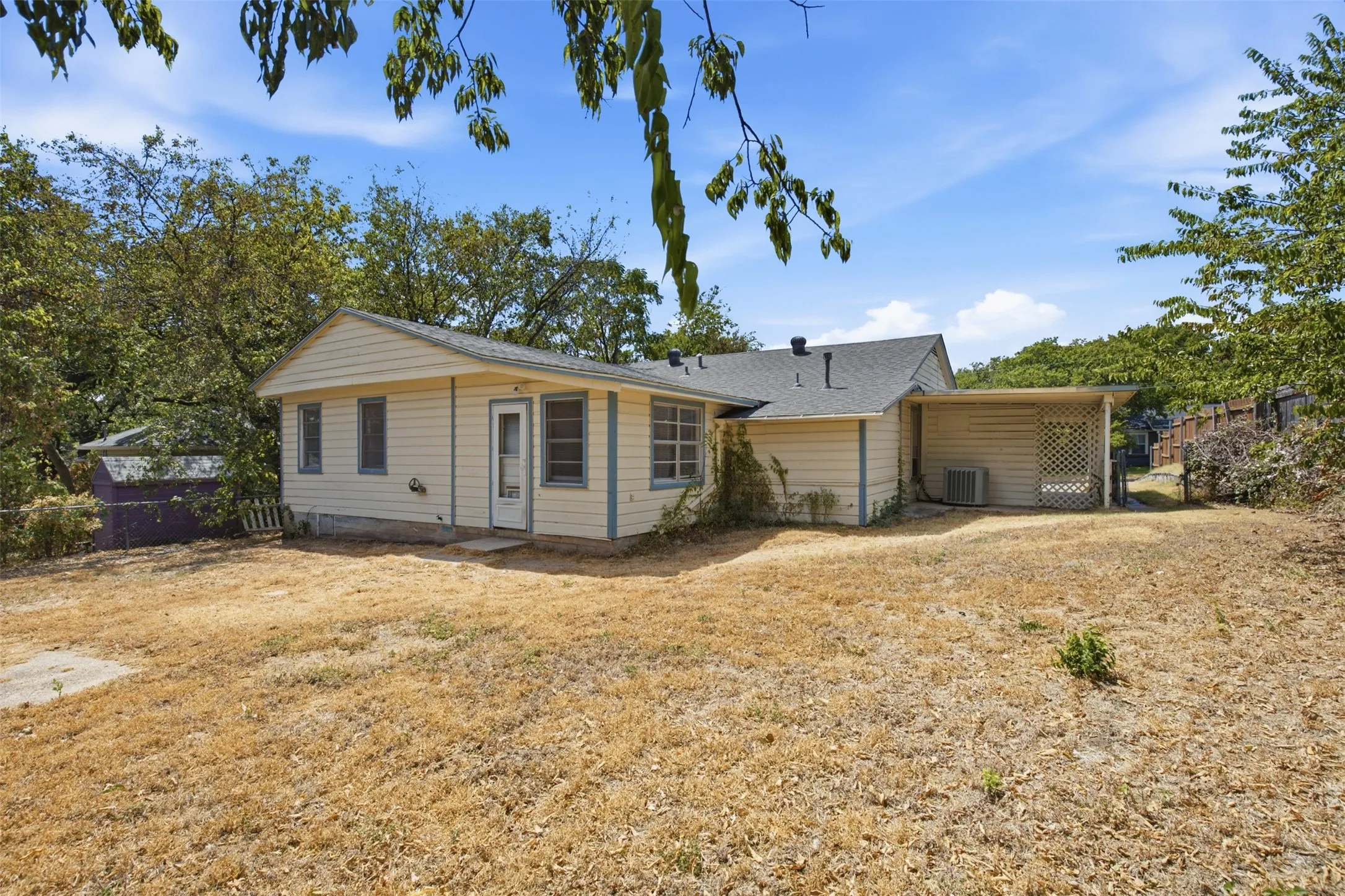 Single Family Residence For Rent in Parker County , 809 S Brazos Street, Weatherford, Texas 76086, 3 Bedroom, 2 Bathroom, Garage spaces, 1,902 Sqft, built in 0, mls#21382089, Real Estate Agent in Weatherford, Homes For Rent in Parker county, Homes For Rent in Weatherford, Realtor in Weatherford Texas, Real Estate Brokerage Independent Realty Texas, Luminita Cordes Realtor