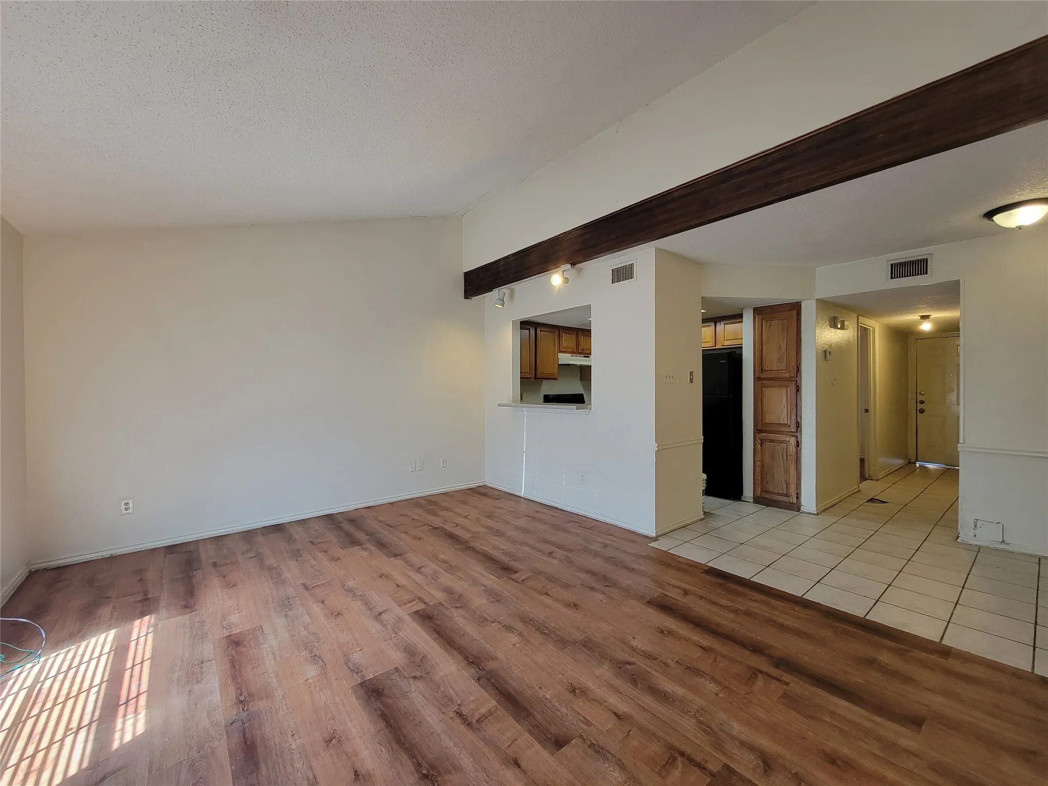 Apartment For Rent in Dallas County , 1324 Bluffview Drive B, Seagoville, Texas 75159, 3 Bedroom, 2 Bathroom, Garage spaces, 1,074 Sqft, built in 1985, mls#21382094, Real Estate Agent in Seagoville, Homes For Rent in Dallas county, Homes For Rent in Seagoville, Realtor in Seagoville Texas, Real Estate Brokerage Independent Realty Texas, Luminita Cordes Realtor