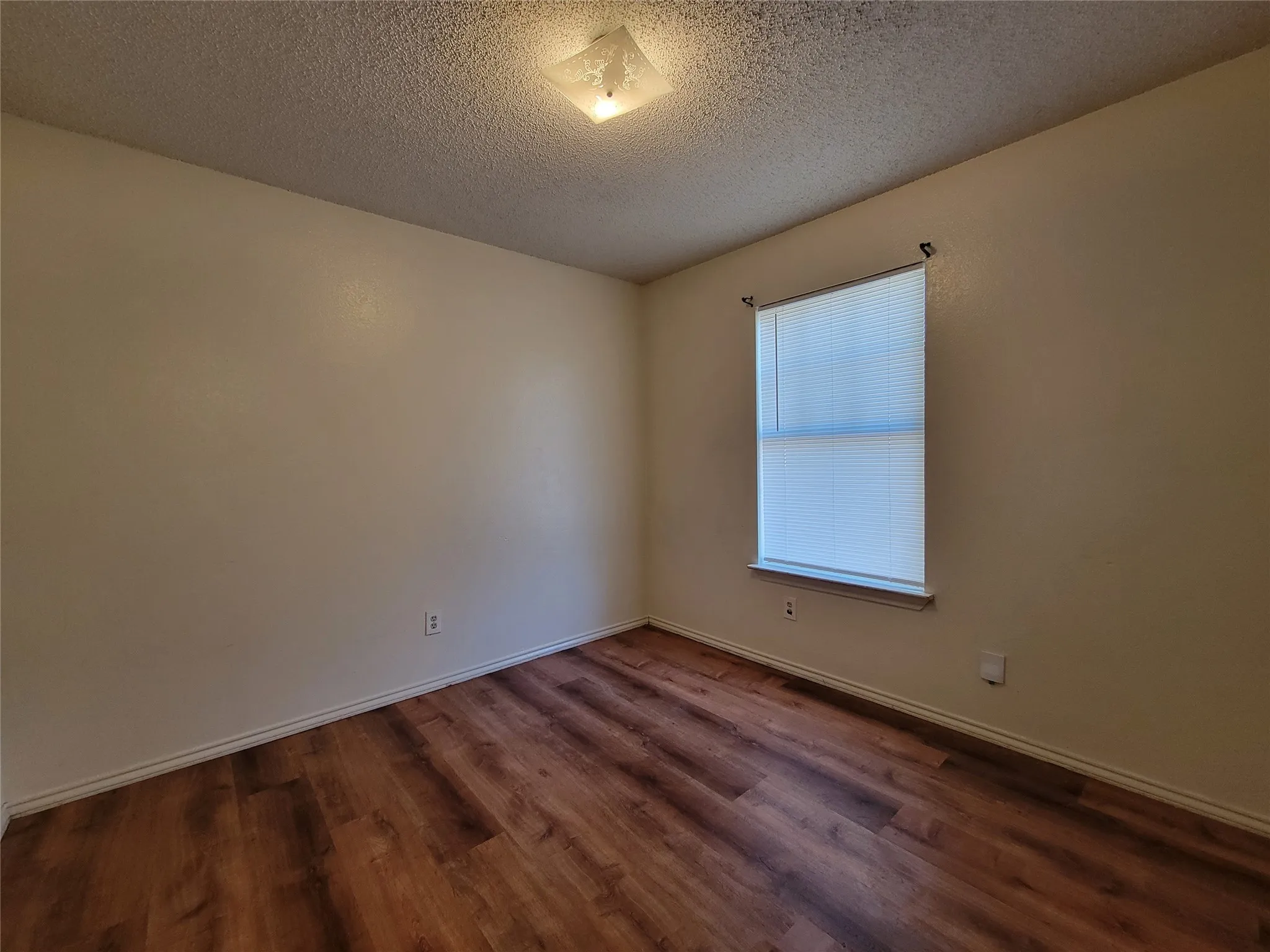 Apartment For Rent in Dallas County , 1324 Bluffview Drive B, Seagoville, Texas 75159, 3 Bedroom, 2 Bathroom, Garage spaces, 1,074 Sqft, built in 1985, mls#21382094, Real Estate Agent in Seagoville, Homes For Rent in Dallas county, Homes For Rent in Seagoville, Realtor in Seagoville Texas, Real Estate Brokerage Independent Realty Texas, Luminita Cordes Realtor