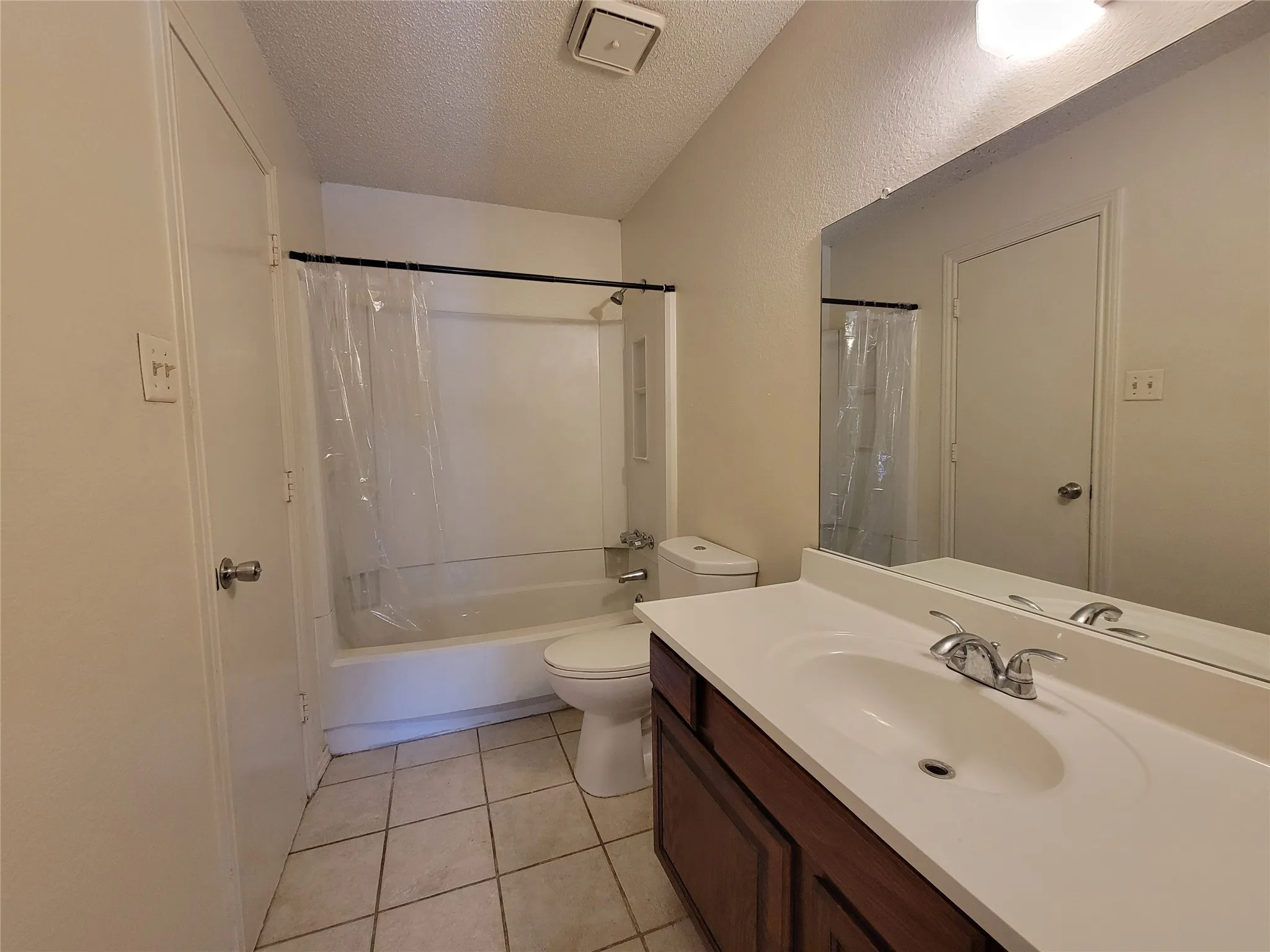 Apartment For Rent in Dallas County , 1324 Bluffview Drive B, Seagoville, Texas 75159, 3 Bedroom, 2 Bathroom, Garage spaces, 1,074 Sqft, built in 1985, mls#21382094, Real Estate Agent in Seagoville, Homes For Rent in Dallas county, Homes For Rent in Seagoville, Realtor in Seagoville Texas, Real Estate Brokerage Independent Realty Texas, Luminita Cordes Realtor