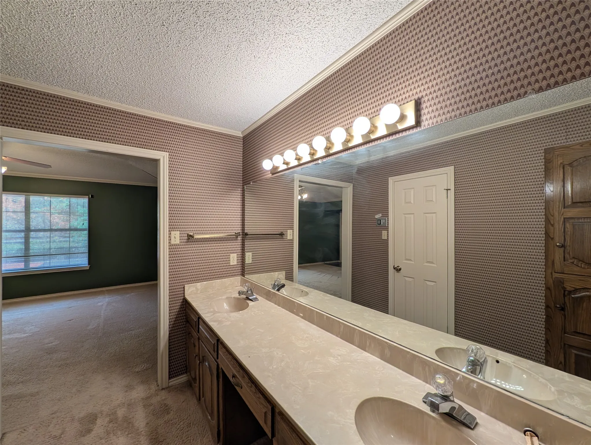 Single Family Residence For Sale in Smith County , 4915 Pine Knoll Street, Tyler, Texas 75703, 3 Bedroom, 3 Bathroom, 2 Garage spaces, 2,162 Sqft, built in 1982, mls#21380704, Real Estate Agent in Tyler, Homes For Sale in Smith county, Homes For Sale in Tyler, Realtor in Tyler Texas, Real Estate Brokerage Independent Realty Texas, Luminita Cordes Realtor