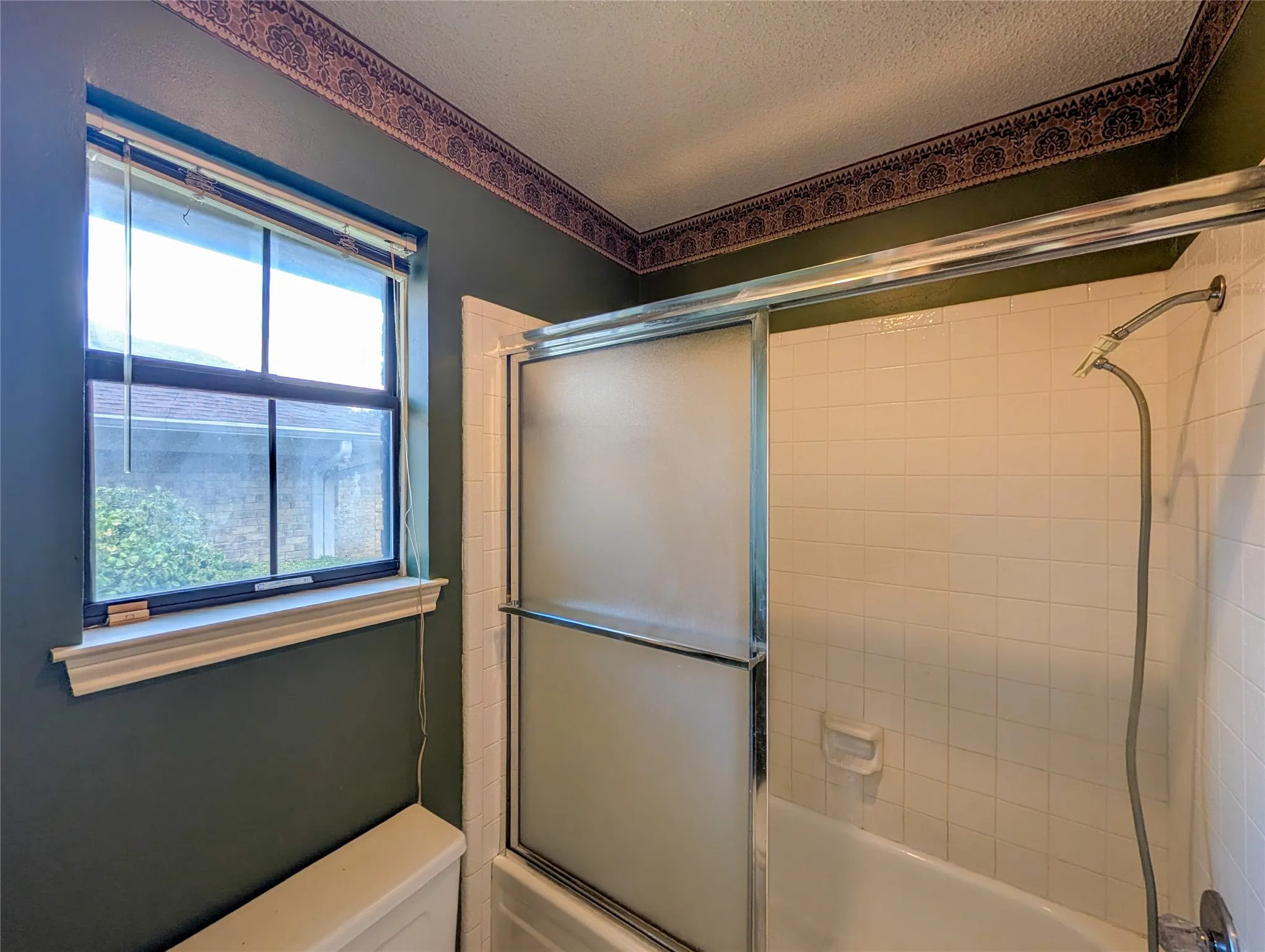 Single Family Residence For Sale in Smith County , 4915 Pine Knoll Street, Tyler, Texas 75703, 3 Bedroom, 3 Bathroom, 2 Garage spaces, 2,162 Sqft, built in 1982, mls#21380704, Real Estate Agent in Tyler, Homes For Sale in Smith county, Homes For Sale in Tyler, Realtor in Tyler Texas, Real Estate Brokerage Independent Realty Texas, Luminita Cordes Realtor