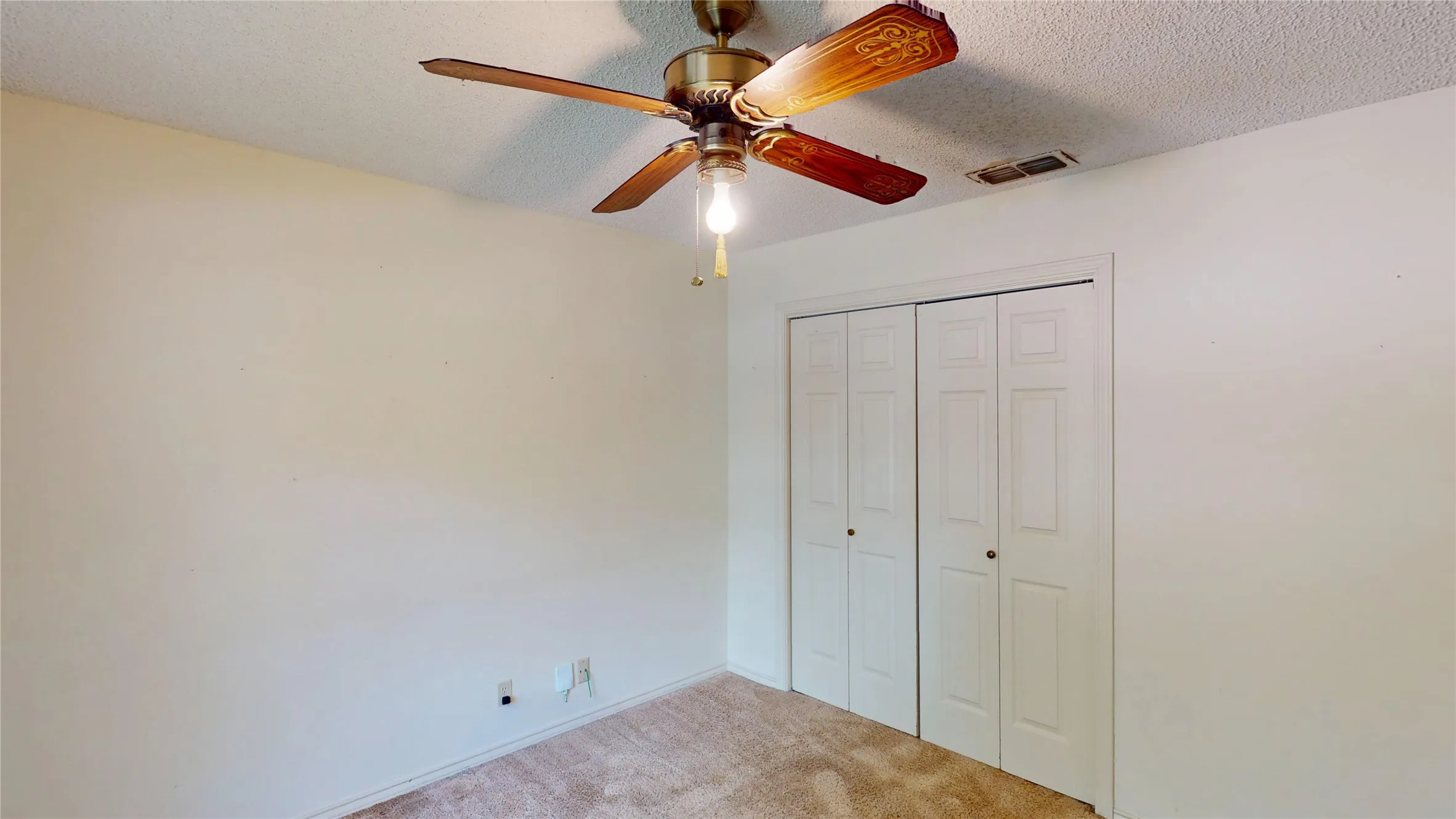 Single Family Residence For Sale in Smith County , 4915 Pine Knoll Street, Tyler, Texas 75703, 3 Bedroom, 3 Bathroom, 2 Garage spaces, 2,162 Sqft, built in 1982, mls#21380704, Real Estate Agent in Tyler, Homes For Sale in Smith county, Homes For Sale in Tyler, Realtor in Tyler Texas, Real Estate Brokerage Independent Realty Texas, Luminita Cordes Realtor