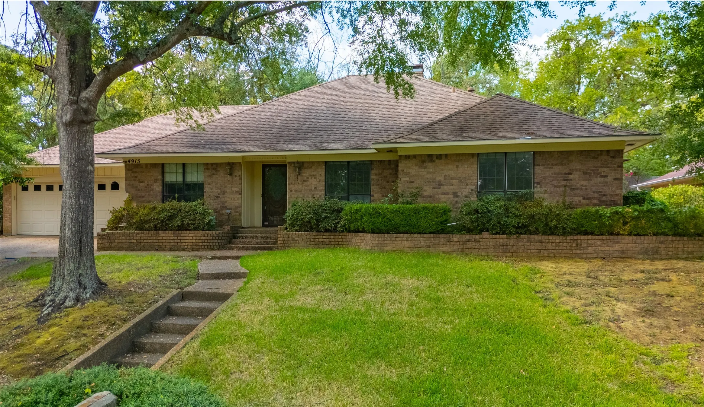 Single Family Residence For Sale