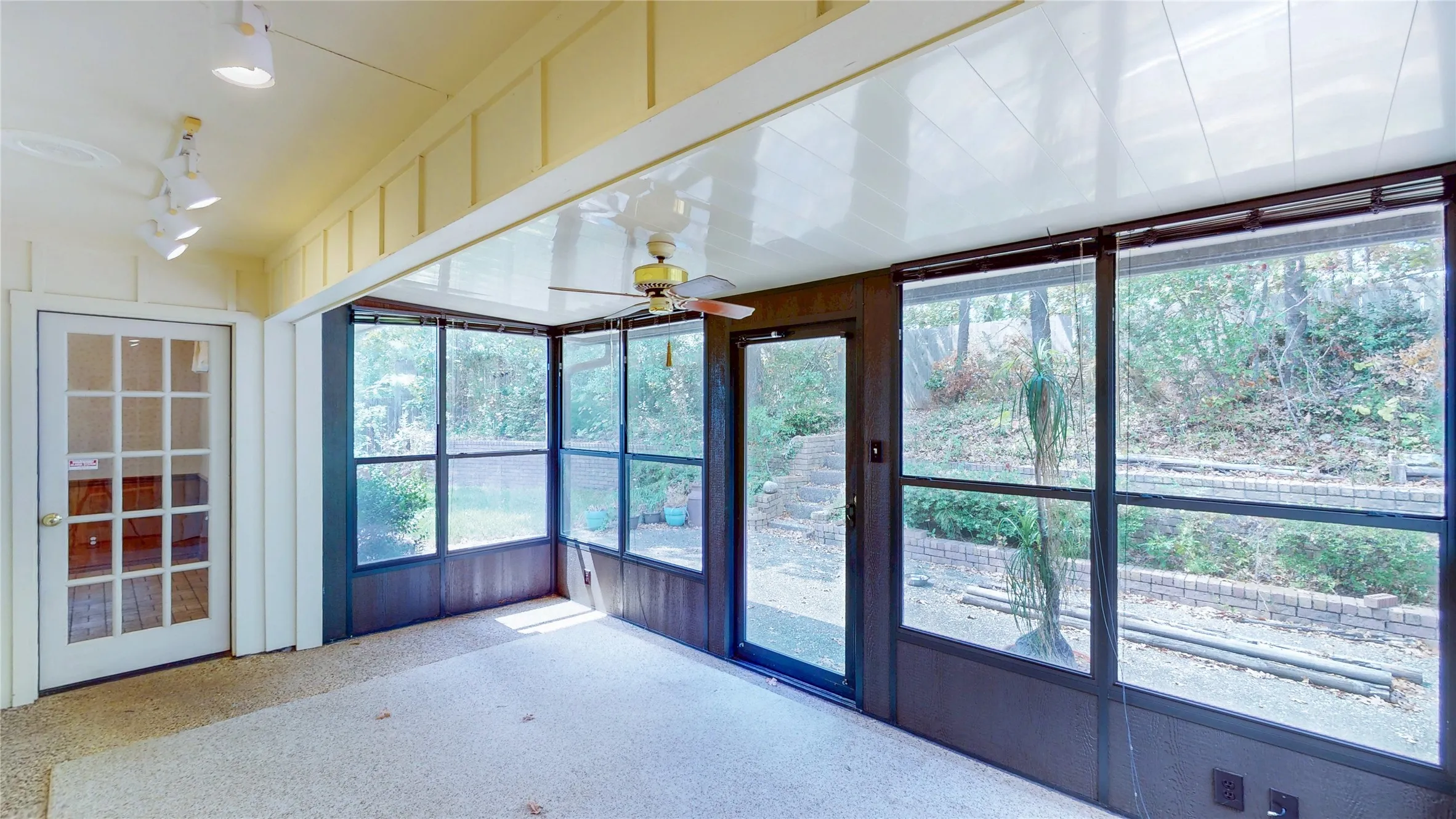 Single Family Residence For Sale in Smith County , 4915 Pine Knoll Street, Tyler, Texas 75703, 3 Bedroom, 3 Bathroom, 2 Garage spaces, 2,162 Sqft, built in 1982, mls#21380704, Real Estate Agent in Tyler, Homes For Sale in Smith county, Homes For Sale in Tyler, Realtor in Tyler Texas, Real Estate Brokerage Independent Realty Texas, Luminita Cordes Realtor
