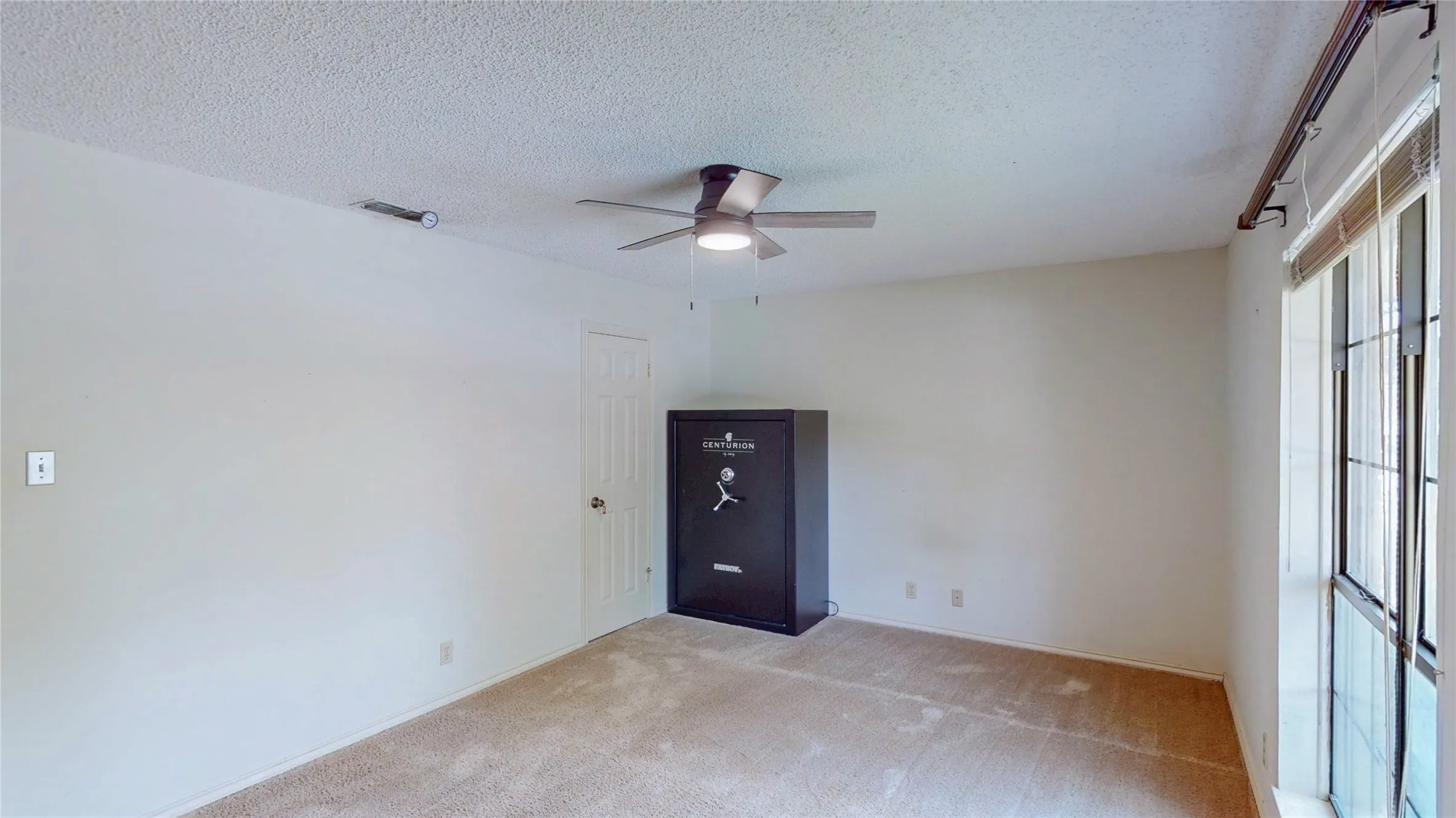 Single Family Residence For Sale in Smith County , 4915 Pine Knoll Street, Tyler, Texas 75703, 3 Bedroom, 3 Bathroom, 2 Garage spaces, 2,162 Sqft, built in 1982, mls#21380704, Real Estate Agent in Tyler, Homes For Sale in Smith county, Homes For Sale in Tyler, Realtor in Tyler Texas, Real Estate Brokerage Independent Realty Texas, Luminita Cordes Realtor