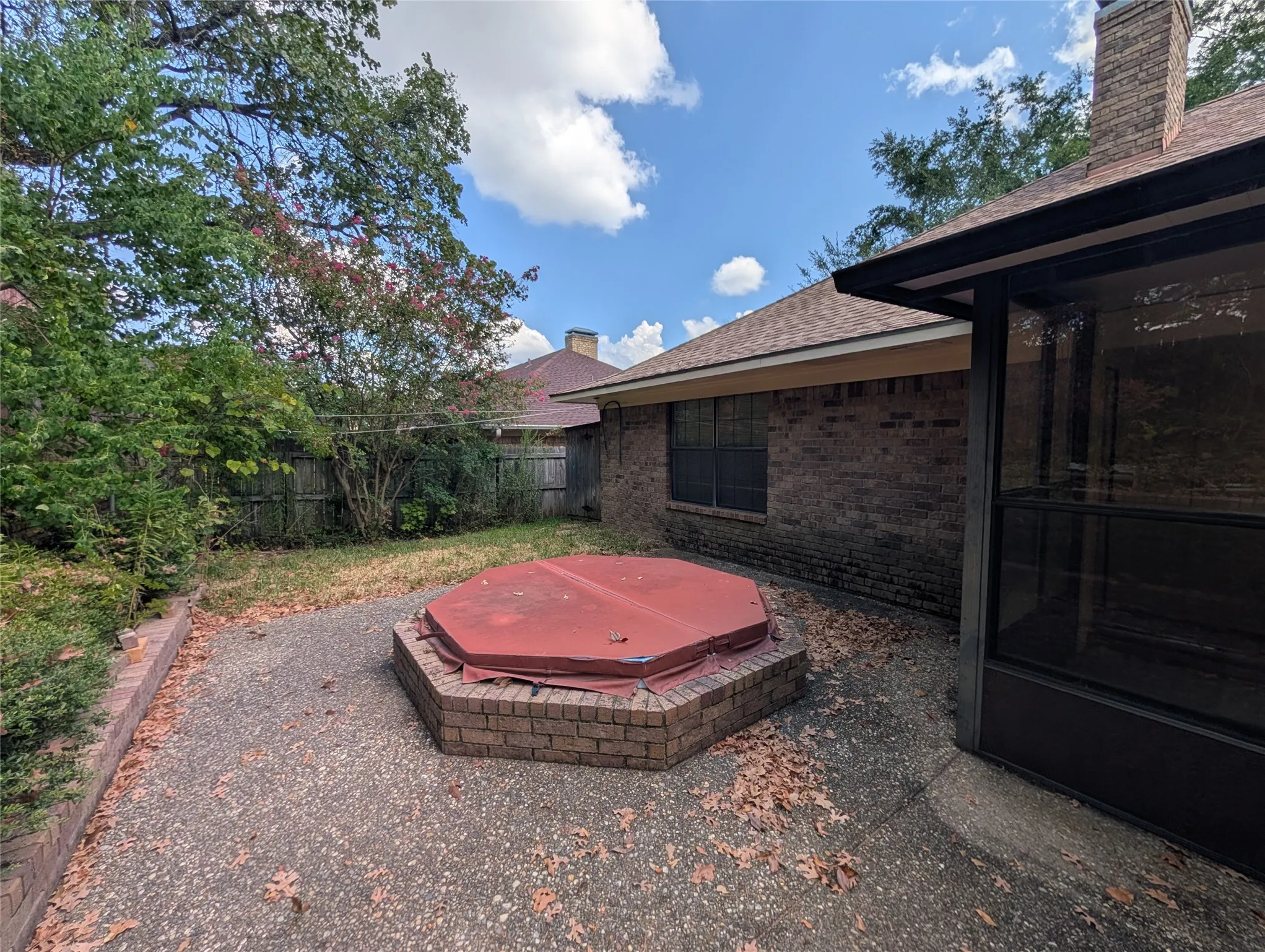Single Family Residence For Sale in Smith County , 4915 Pine Knoll Street, Tyler, Texas 75703, 3 Bedroom, 3 Bathroom, 2 Garage spaces, 2,162 Sqft, built in 1982, mls#21380704, Real Estate Agent in Tyler, Homes For Sale in Smith county, Homes For Sale in Tyler, Realtor in Tyler Texas, Real Estate Brokerage Independent Realty Texas, Luminita Cordes Realtor