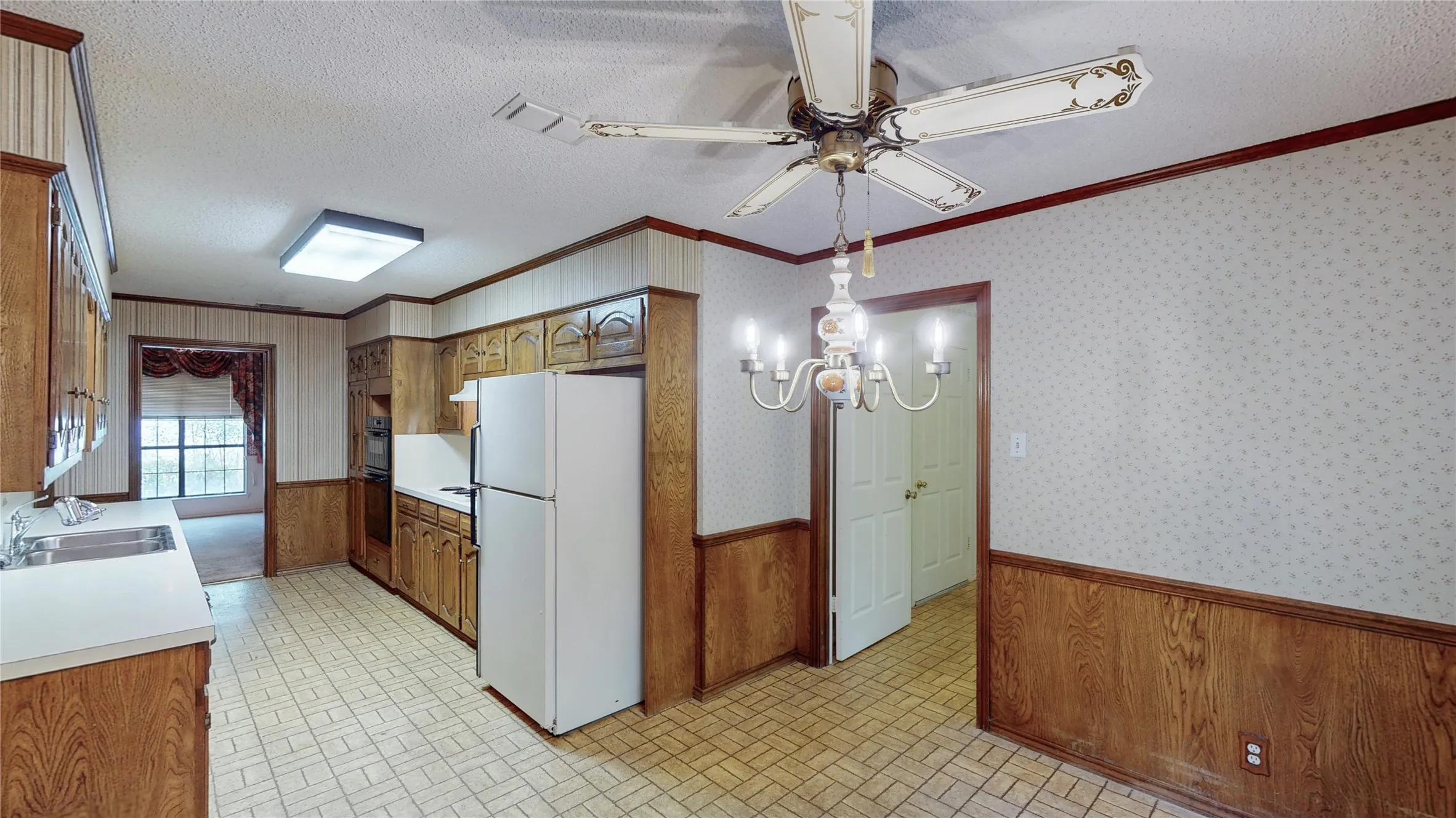 Single Family Residence For Sale in Smith County , 4915 Pine Knoll Street, Tyler, Texas 75703, 3 Bedroom, 3 Bathroom, 2 Garage spaces, 2,162 Sqft, built in 1982, mls#21380704, Real Estate Agent in Tyler, Homes For Sale in Smith county, Homes For Sale in Tyler, Realtor in Tyler Texas, Real Estate Brokerage Independent Realty Texas, Luminita Cordes Realtor