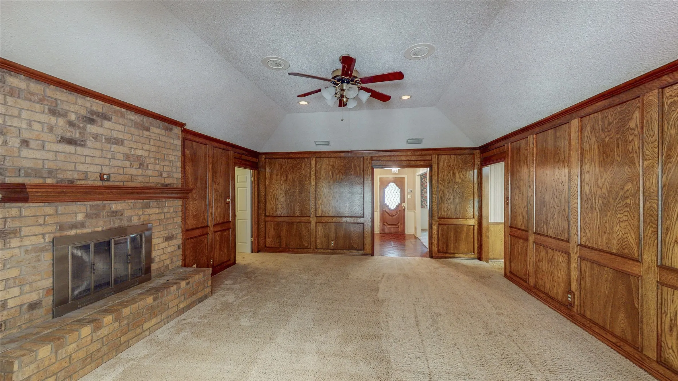 Single Family Residence For Sale in Smith County , 4915 Pine Knoll Street, Tyler, Texas 75703, 3 Bedroom, 3 Bathroom, 2 Garage spaces, 2,162 Sqft, built in 1982, mls#21380704, Real Estate Agent in Tyler, Homes For Sale in Smith county, Homes For Sale in Tyler, Realtor in Tyler Texas, Real Estate Brokerage Independent Realty Texas, Luminita Cordes Realtor