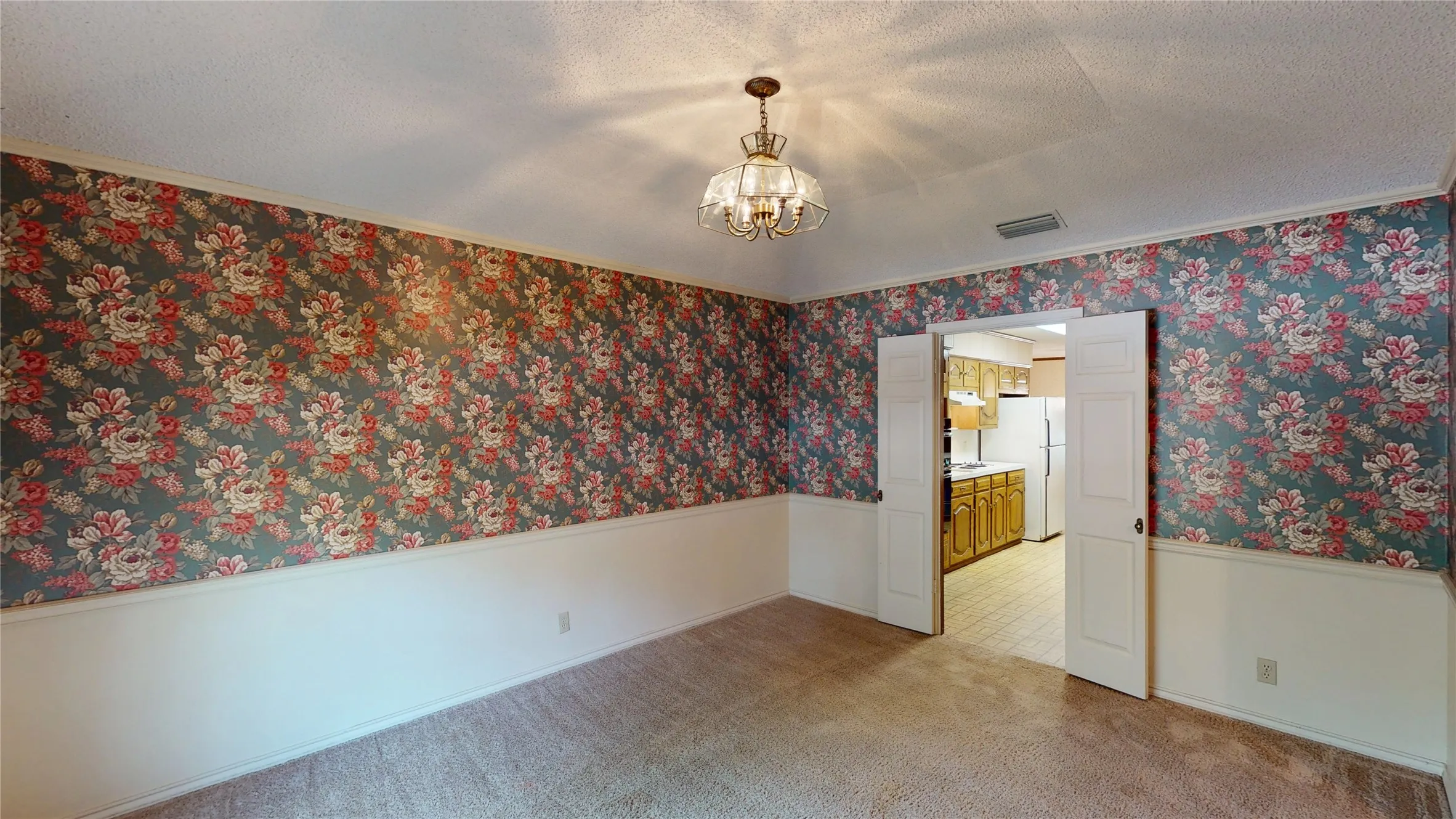Single Family Residence For Sale in Smith County , 4915 Pine Knoll Street, Tyler, Texas 75703, 3 Bedroom, 3 Bathroom, 2 Garage spaces, 2,162 Sqft, built in 1982, mls#21380704, Real Estate Agent in Tyler, Homes For Sale in Smith county, Homes For Sale in Tyler, Realtor in Tyler Texas, Real Estate Brokerage Independent Realty Texas, Luminita Cordes Realtor