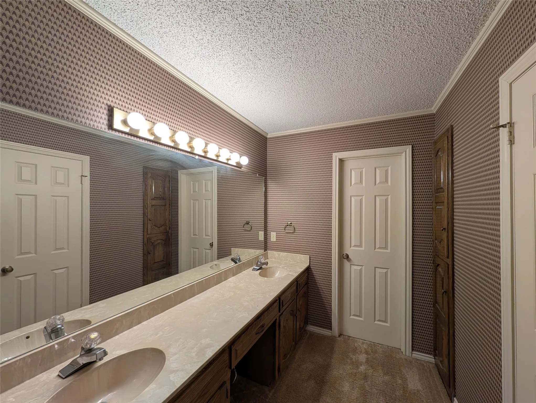 Single Family Residence For Sale in Smith County , 4915 Pine Knoll Street, Tyler, Texas 75703, 3 Bedroom, 3 Bathroom, 2 Garage spaces, 2,162 Sqft, built in 1982, mls#21380704, Real Estate Agent in Tyler, Homes For Sale in Smith county, Homes For Sale in Tyler, Realtor in Tyler Texas, Real Estate Brokerage Independent Realty Texas, Luminita Cordes Realtor