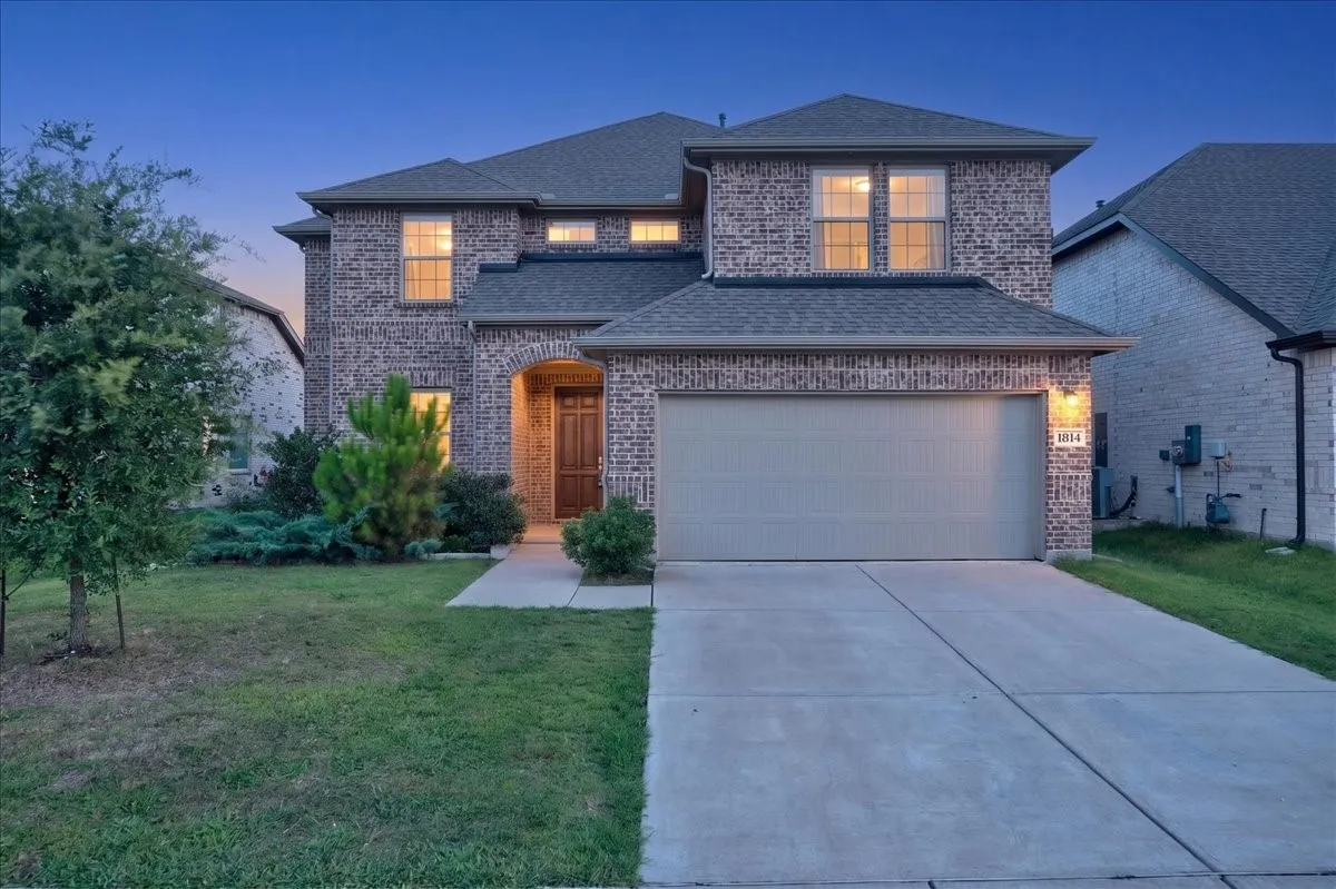 Single Family Residence For Sale in Collin County , 1814 Cedar Orchid Way, Wylie, Texas 75098, 4 Bedroom, 4 Bathroom, 2 Garage spaces, 2,707 Sqft, built in 2020, mls#21382076, Real Estate Agent in Wylie, Homes For Sale in Collin county, Homes For Sale in Wylie, Realtor in Wylie Texas, Real Estate Brokerage Independent Realty Texas, Luminita Cordes Realtor