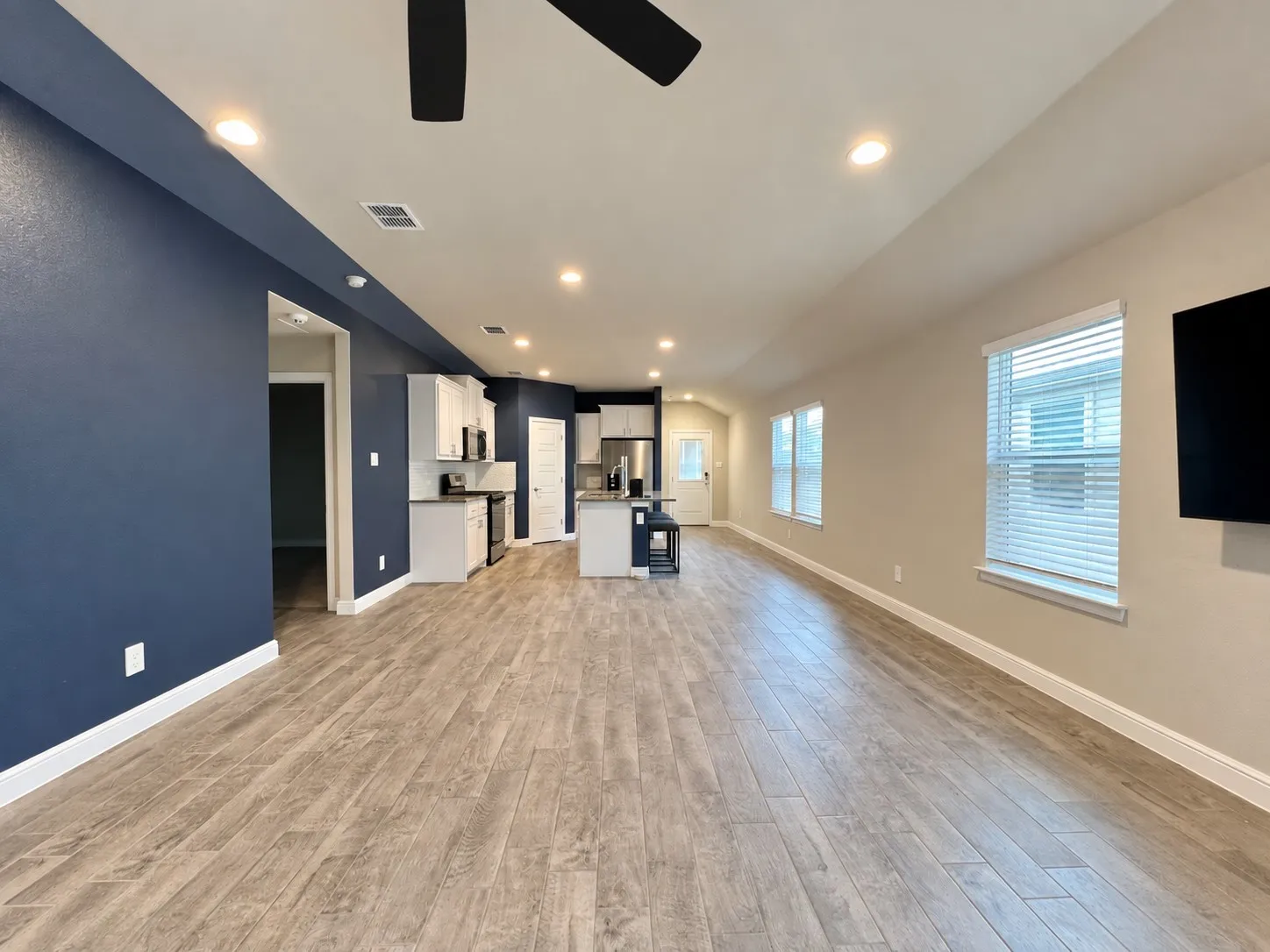 Single Family Residence For Rent in Hood County , 606 Capstone Circle, Granbury, Texas 76048, 3 Bedroom, 2 Bathroom, 2 Garage spaces, 1,527 Sqft, built in 2024, mls#21382099, Real Estate Agent in Granbury, Homes For Rent in Hood county, Homes For Rent in Granbury, Realtor in Granbury Texas, Real Estate Brokerage Independent Realty Texas, Luminita Cordes Realtor