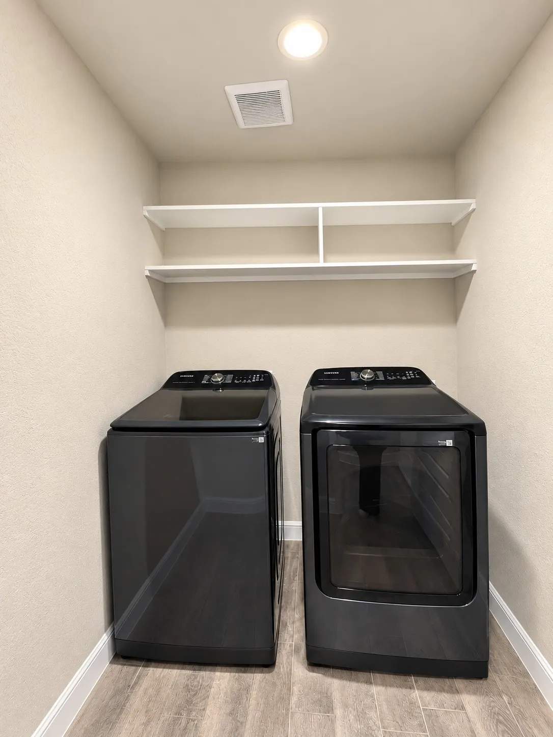 Single Family Residence For Rent in Hood County , 606 Capstone Circle, Granbury, Texas 76048, 3 Bedroom, 2 Bathroom, 2 Garage spaces, 1,527 Sqft, built in 2024, mls#21382099, Real Estate Agent in Granbury, Homes For Rent in Hood county, Homes For Rent in Granbury, Realtor in Granbury Texas, Real Estate Brokerage Independent Realty Texas, Luminita Cordes Realtor