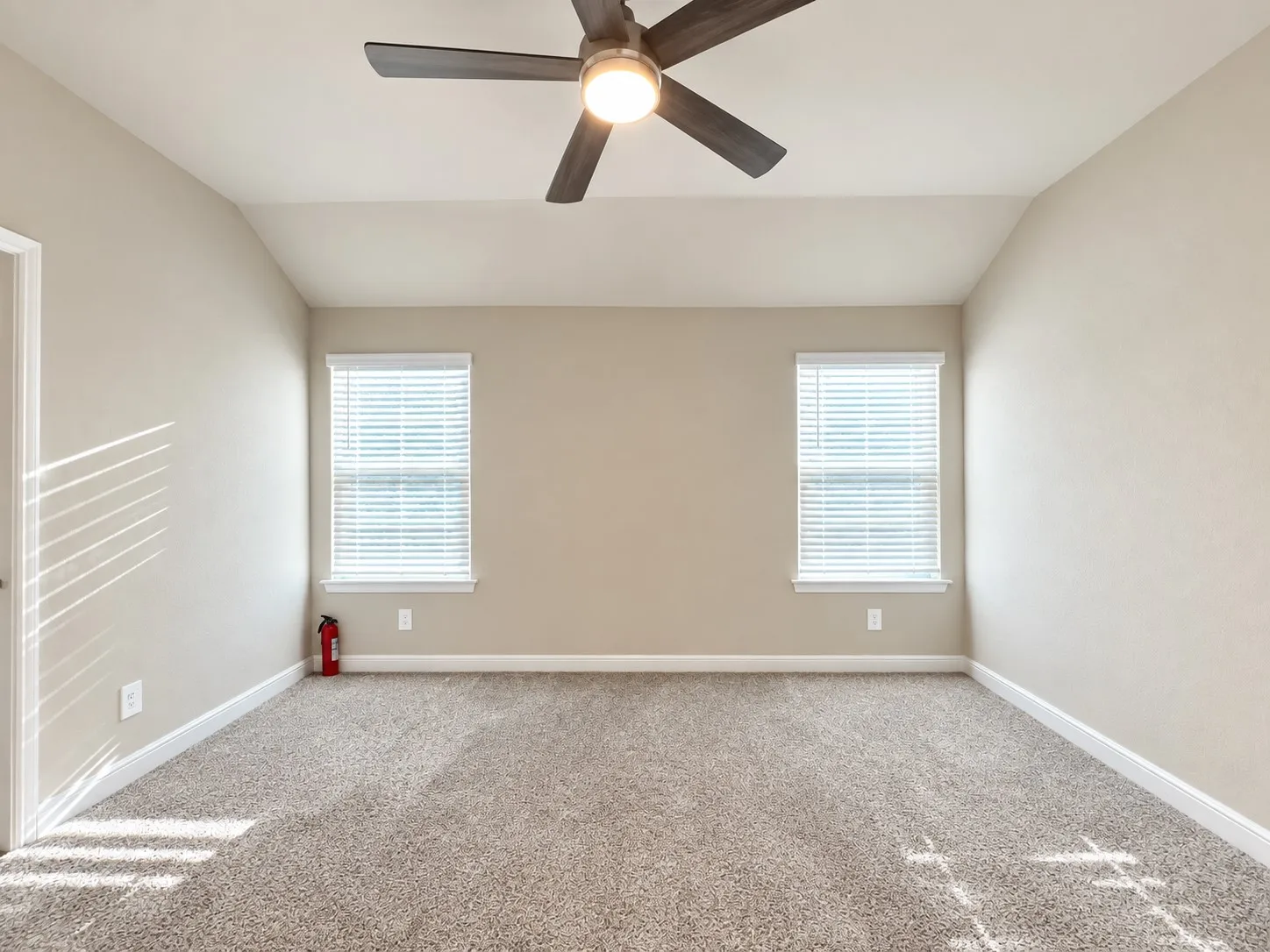 Single Family Residence For Rent in Hood County , 606 Capstone Circle, Granbury, Texas 76048, 3 Bedroom, 2 Bathroom, 2 Garage spaces, 1,527 Sqft, built in 2024, mls#21382099, Real Estate Agent in Granbury, Homes For Rent in Hood county, Homes For Rent in Granbury, Realtor in Granbury Texas, Real Estate Brokerage Independent Realty Texas, Luminita Cordes Realtor