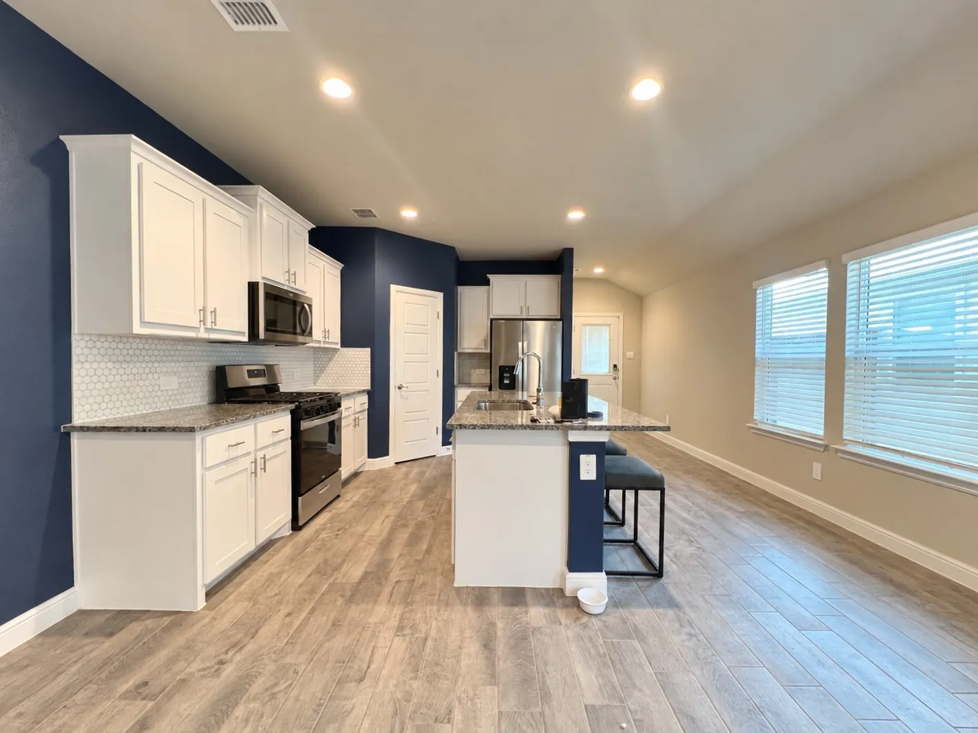 Single Family Residence For Rent in Hood County , 606 Capstone Circle, Granbury, Texas 76048, 3 Bedroom, 2 Bathroom, 2 Garage spaces, 1,527 Sqft, built in 2024, mls#21382099, Real Estate Agent in Granbury, Homes For Rent in Hood county, Homes For Rent in Granbury, Realtor in Granbury Texas, Real Estate Brokerage Independent Realty Texas, Luminita Cordes Realtor