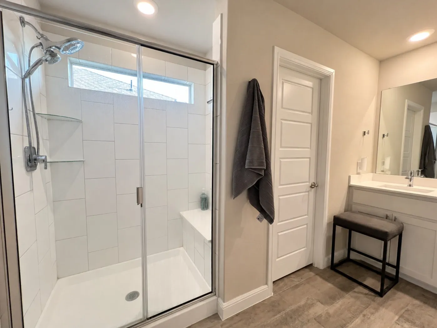 Single Family Residence For Rent in Hood County , 606 Capstone Circle, Granbury, Texas 76048, 3 Bedroom, 2 Bathroom, 2 Garage spaces, 1,527 Sqft, built in 2024, mls#21382099, Real Estate Agent in Granbury, Homes For Rent in Hood county, Homes For Rent in Granbury, Realtor in Granbury Texas, Real Estate Brokerage Independent Realty Texas, Luminita Cordes Realtor