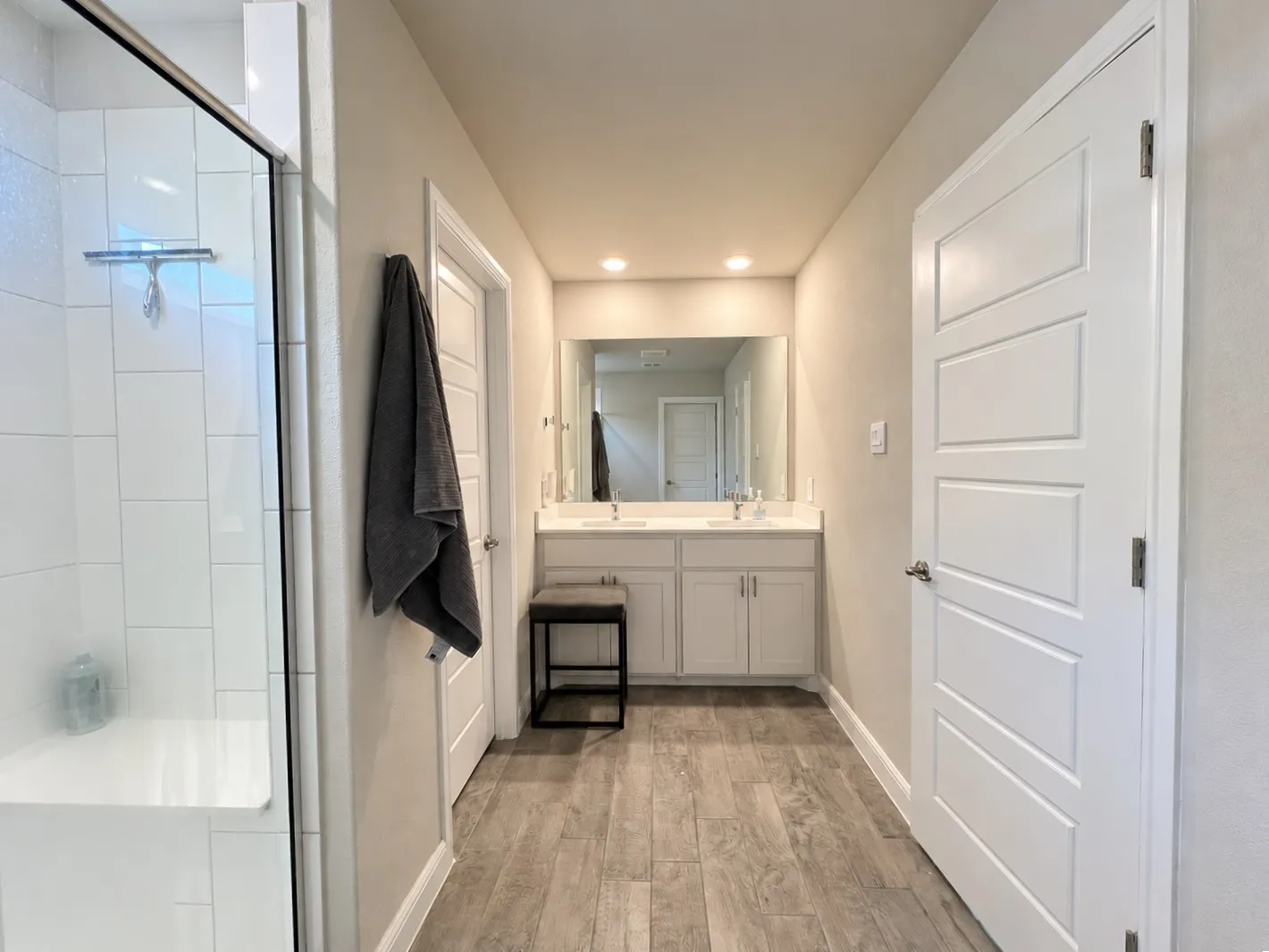 Single Family Residence For Rent in Hood County , 606 Capstone Circle, Granbury, Texas 76048, 3 Bedroom, 2 Bathroom, 2 Garage spaces, 1,527 Sqft, built in 2024, mls#21382099, Real Estate Agent in Granbury, Homes For Rent in Hood county, Homes For Rent in Granbury, Realtor in Granbury Texas, Real Estate Brokerage Independent Realty Texas, Luminita Cordes Realtor
