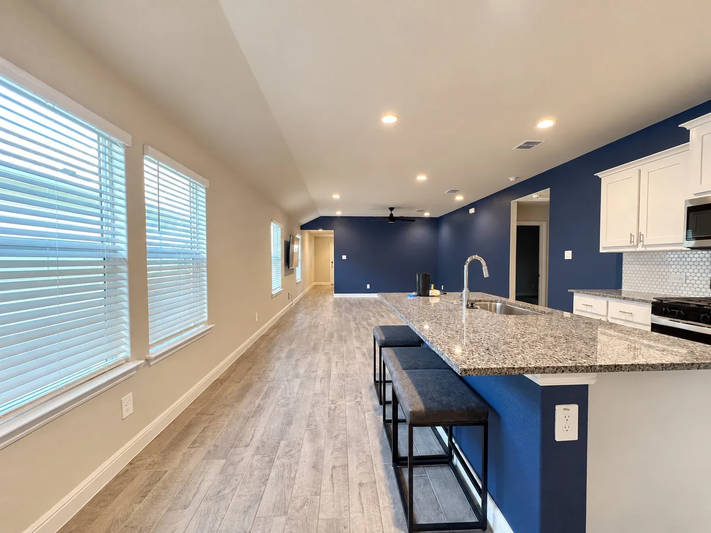 Single Family Residence For Rent in Hood County , 606 Capstone Circle, Granbury, Texas 76048, 3 Bedroom, 2 Bathroom, 2 Garage spaces, 1,527 Sqft, built in 2024, mls#21382099, Real Estate Agent in Granbury, Homes For Rent in Hood county, Homes For Rent in Granbury, Realtor in Granbury Texas, Real Estate Brokerage Independent Realty Texas, Luminita Cordes Realtor