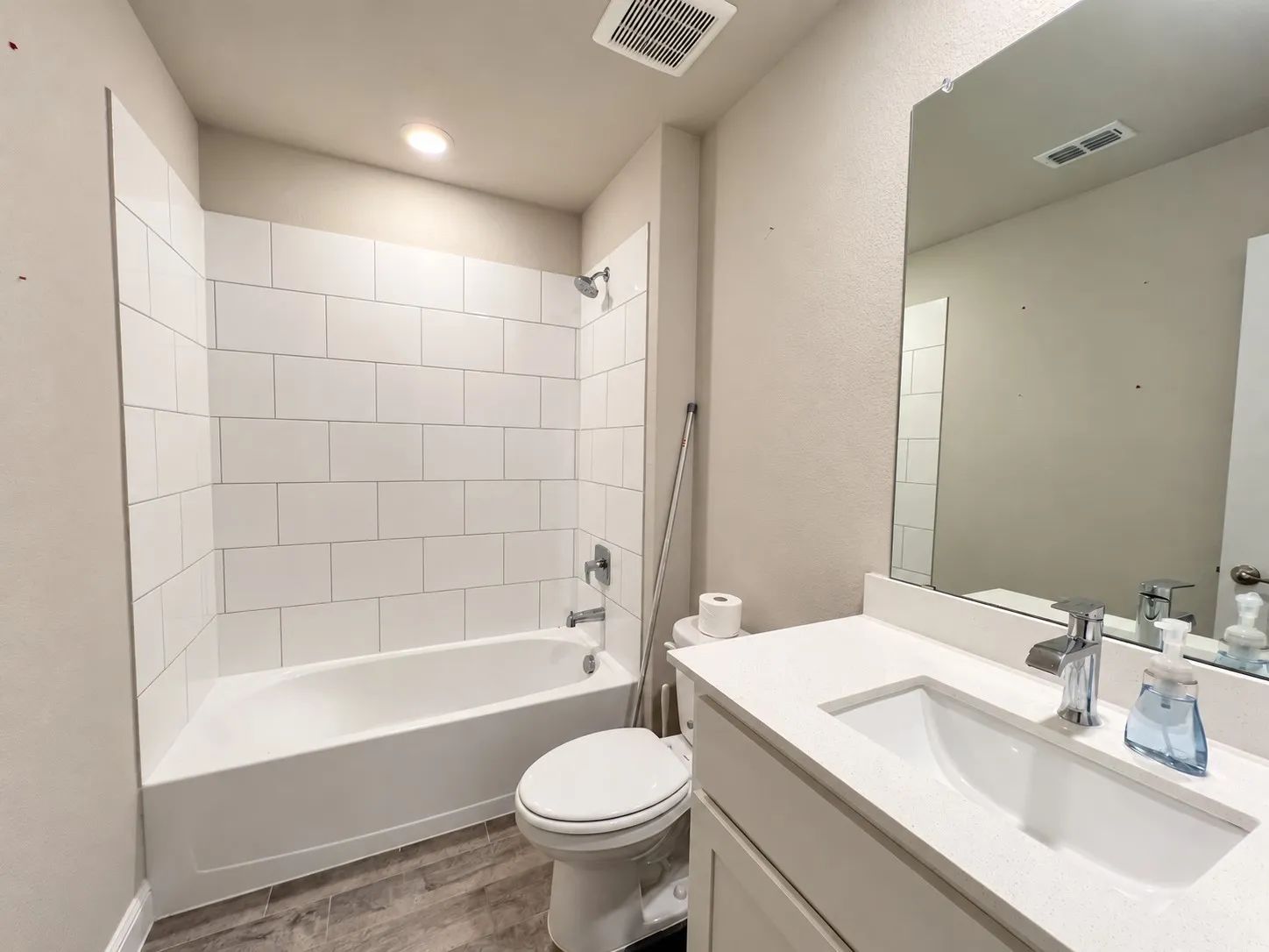 Single Family Residence For Rent in Hood County , 606 Capstone Circle, Granbury, Texas 76048, 3 Bedroom, 2 Bathroom, 2 Garage spaces, 1,527 Sqft, built in 2024, mls#21382099, Real Estate Agent in Granbury, Homes For Rent in Hood county, Homes For Rent in Granbury, Realtor in Granbury Texas, Real Estate Brokerage Independent Realty Texas, Luminita Cordes Realtor