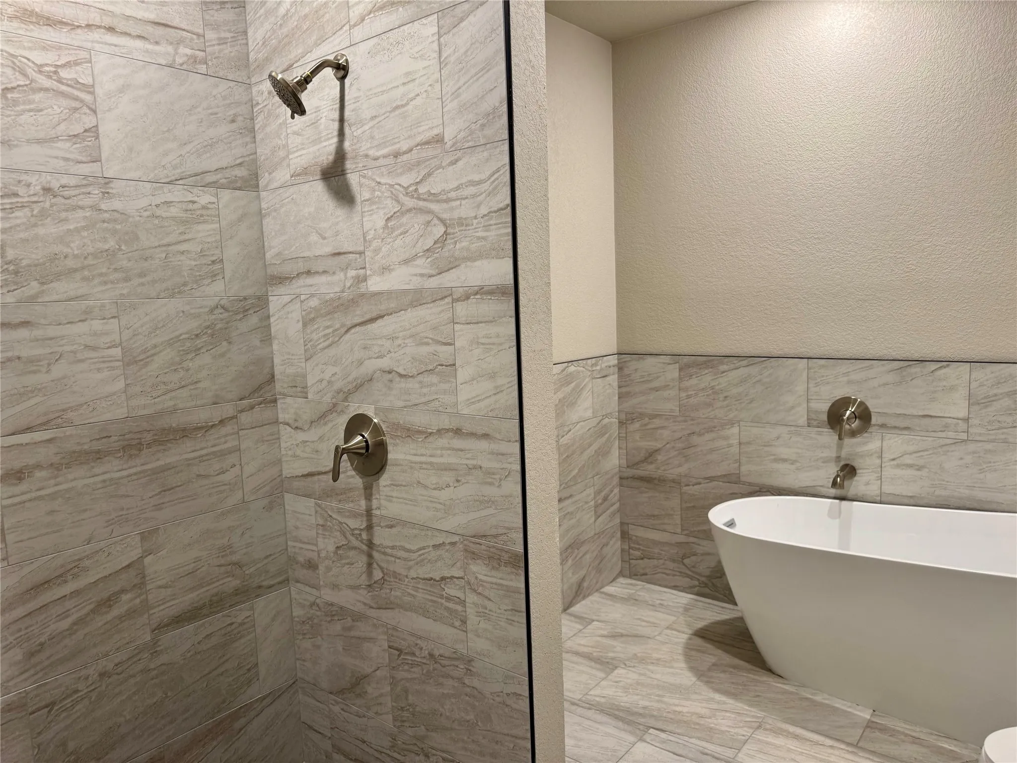 Single Family Residence For Rent in Smith County , 15532 Greenhouse Way, Lindale, Texas 75771, 3 Bedroom, 2 Bathroom, 2 Garage spaces, 1,607 Sqft, built in 2025, mls#21382103, Real Estate Agent in Lindale, Homes For Rent in Smith county, Homes For Rent in Lindale, Realtor in Lindale Texas, Real Estate Brokerage Independent Realty Texas, Luminita Cordes Realtor