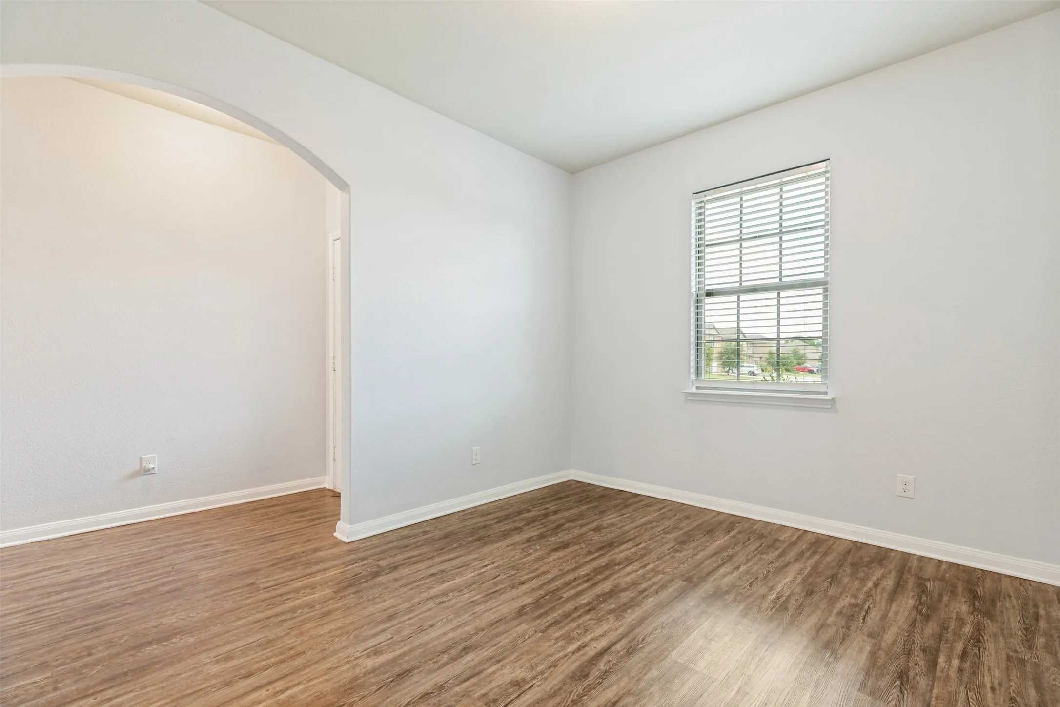Single Family Residence For Sale in Collin County , 300 Ryan Street, Anna, Texas 75409, 3 Bedroom, 2 Bathroom, 2 Garage spaces, 1,619 Sqft, built in 2019, mls#21382092, Real Estate Agent in Anna, Homes For Sale in Collin county, Homes For Sale in Anna, Realtor in Anna Texas, Real Estate Brokerage Independent Realty Texas, Luminita Cordes Realtor