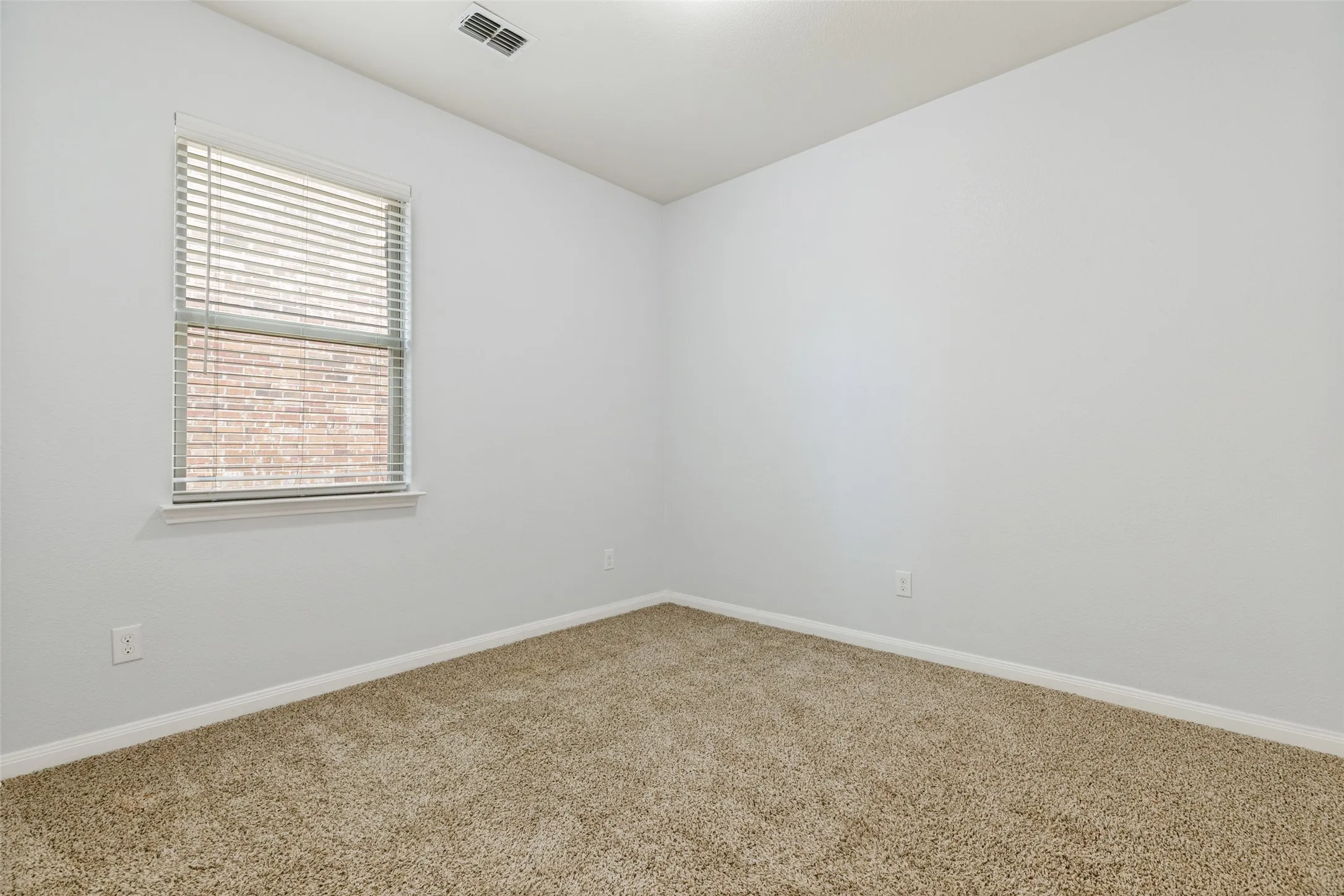 Single Family Residence For Sale in Collin County , 300 Ryan Street, Anna, Texas 75409, 3 Bedroom, 2 Bathroom, 2 Garage spaces, 1,619 Sqft, built in 2019, mls#21382092, Real Estate Agent in Anna, Homes For Sale in Collin county, Homes For Sale in Anna, Realtor in Anna Texas, Real Estate Brokerage Independent Realty Texas, Luminita Cordes Realtor
