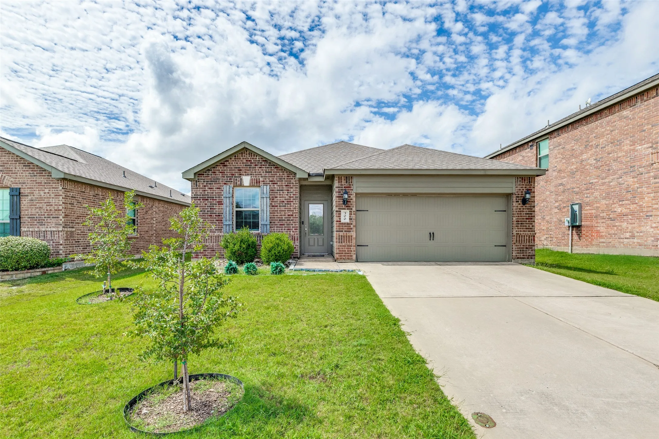 Single Family Residence For Sale in Collin County , 300 Ryan Street, Anna, Texas 75409, 3 Bedroom, 2 Bathroom, 2 Garage spaces, 1,619 Sqft, built in 2019, mls#21382092, Real Estate Agent in Anna, Homes For Sale in Collin county, Homes For Sale in Anna, Realtor in Anna Texas, Real Estate Brokerage Independent Realty Texas, Luminita Cordes Realtor