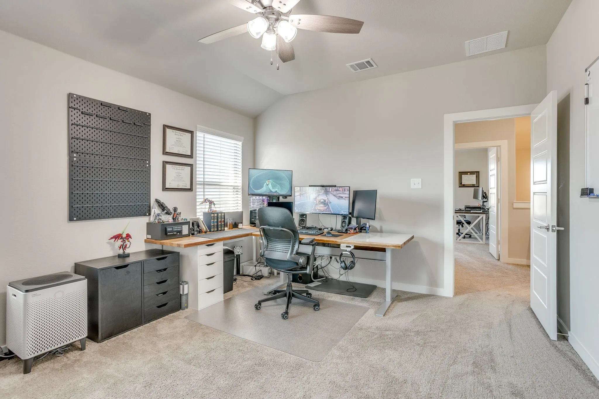 Single Family Residence For Sale in Tarrant County , 5577 Summit Creek Road, Fort Worth, Texas 76126, 5 Bedroom, 4 Bathroom, 2 Garage spaces, 3,676 Sqft, built in 2022, mls#21382105, Real Estate Agent in Fort Worth, Homes For Sale in Tarrant county, Homes For Sale in Fort Worth, Realtor in Fort Worth Texas, Real Estate Brokerage Independent Realty Texas, Luminita Cordes Realtor
