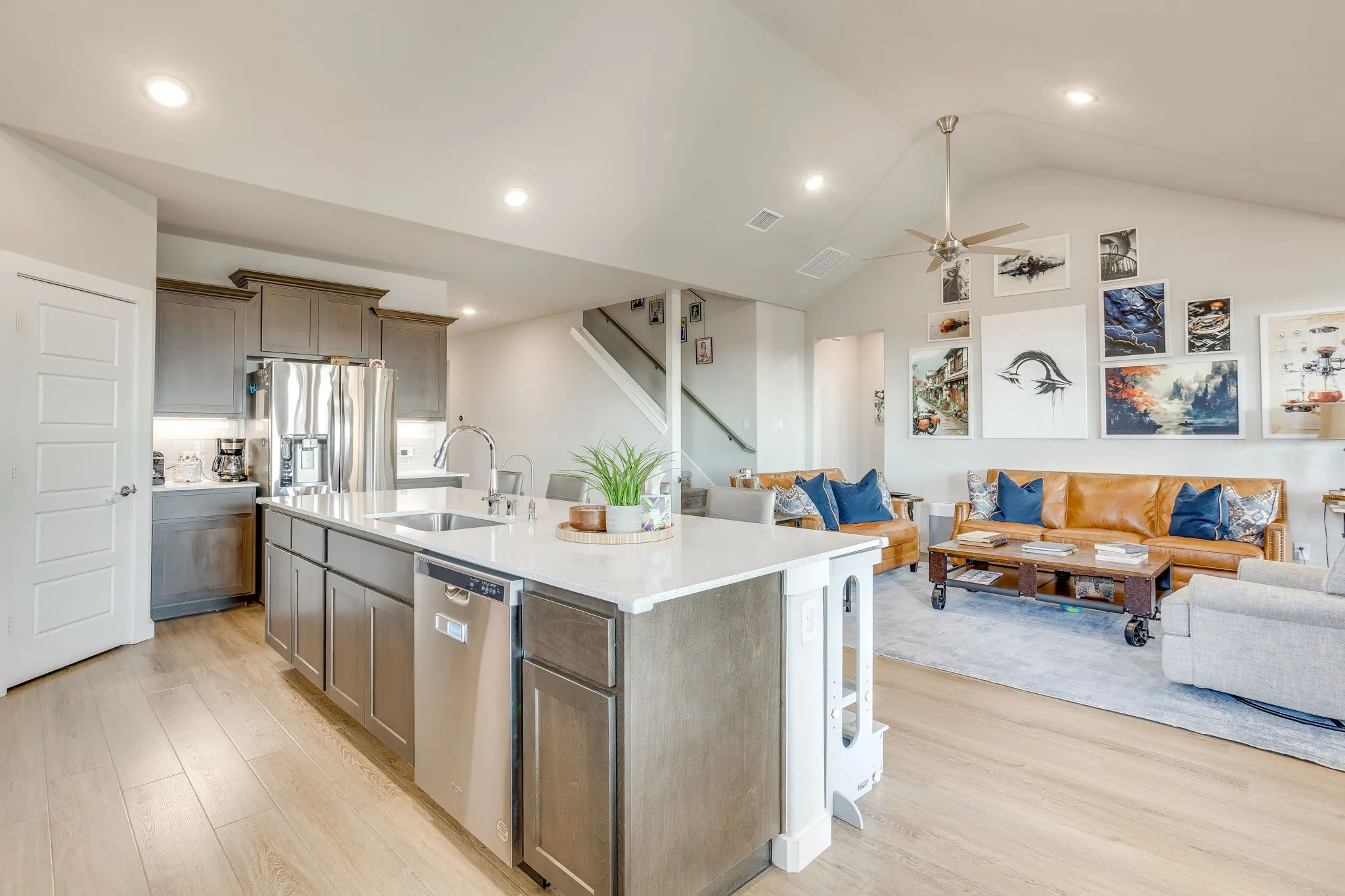 Single Family Residence For Sale in Tarrant County , 5577 Summit Creek Road, Fort Worth, Texas 76126, 5 Bedroom, 4 Bathroom, 2 Garage spaces, 3,676 Sqft, built in 2022, mls#21382105, Real Estate Agent in Fort Worth, Homes For Sale in Tarrant county, Homes For Sale in Fort Worth, Realtor in Fort Worth Texas, Real Estate Brokerage Independent Realty Texas, Luminita Cordes Realtor