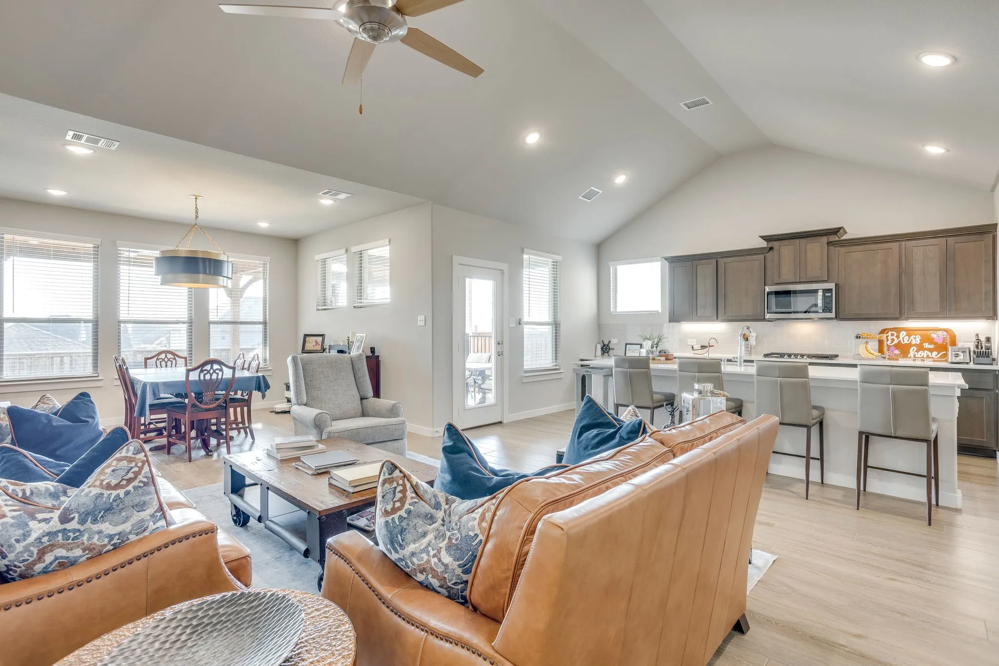 Single Family Residence For Sale in Tarrant County , 5577 Summit Creek Road, Fort Worth, Texas 76126, 5 Bedroom, 4 Bathroom, 2 Garage spaces, 3,676 Sqft, built in 2022, mls#21382105, Real Estate Agent in Fort Worth, Homes For Sale in Tarrant county, Homes For Sale in Fort Worth, Realtor in Fort Worth Texas, Real Estate Brokerage Independent Realty Texas, Luminita Cordes Realtor
