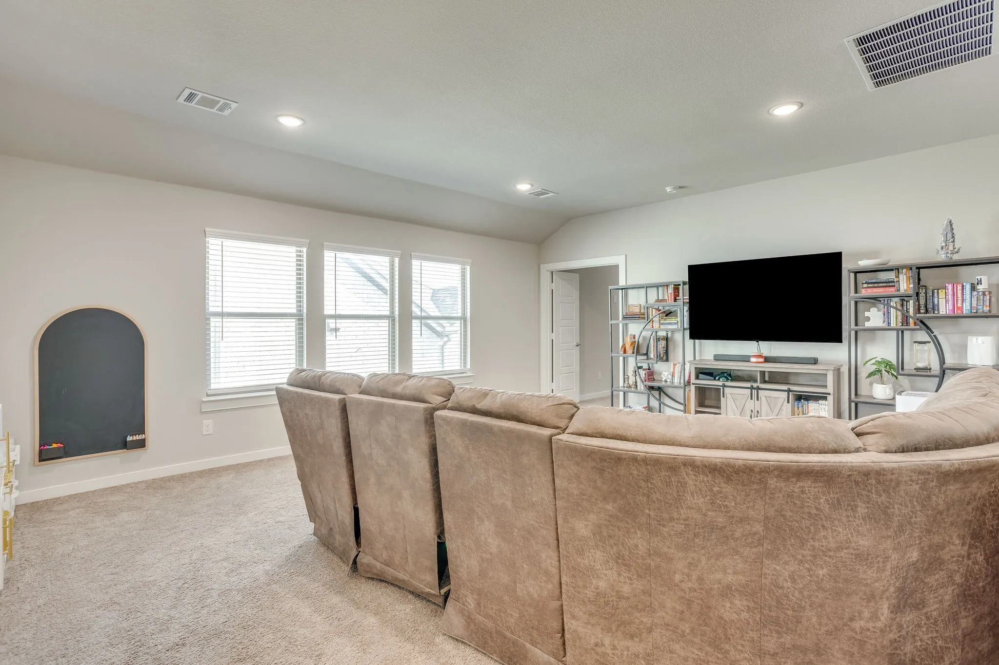 Single Family Residence For Sale in Tarrant County , 5577 Summit Creek Road, Fort Worth, Texas 76126, 5 Bedroom, 4 Bathroom, 2 Garage spaces, 3,676 Sqft, built in 2022, mls#21382105, Real Estate Agent in Fort Worth, Homes For Sale in Tarrant county, Homes For Sale in Fort Worth, Realtor in Fort Worth Texas, Real Estate Brokerage Independent Realty Texas, Luminita Cordes Realtor