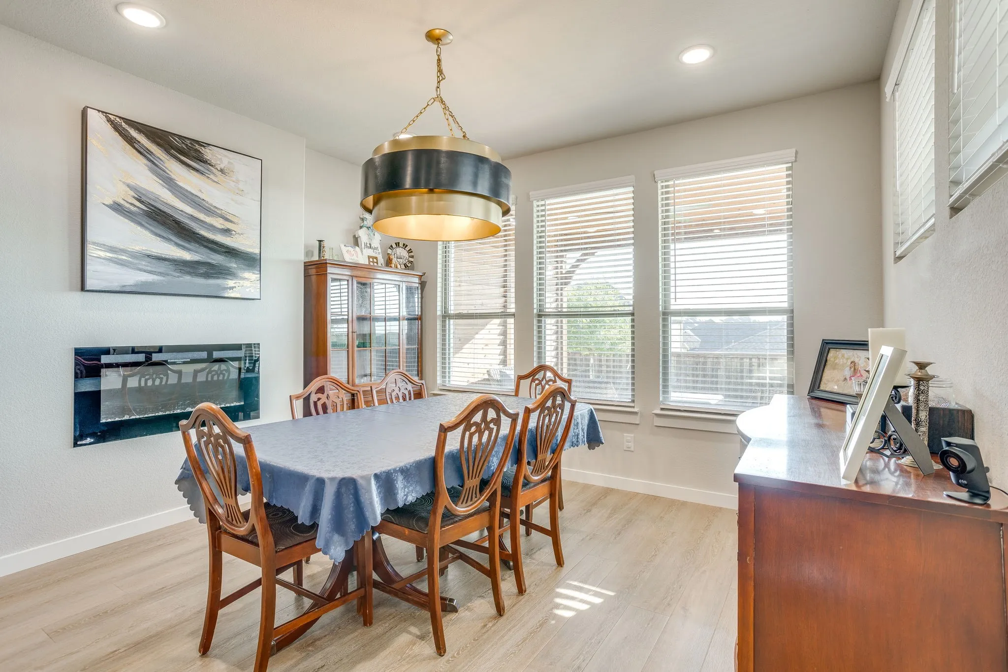 Single Family Residence For Sale in Tarrant County , 5577 Summit Creek Road, Fort Worth, Texas 76126, 5 Bedroom, 4 Bathroom, 2 Garage spaces, 3,676 Sqft, built in 2022, mls#21382105, Real Estate Agent in Fort Worth, Homes For Sale in Tarrant county, Homes For Sale in Fort Worth, Realtor in Fort Worth Texas, Real Estate Brokerage Independent Realty Texas, Luminita Cordes Realtor