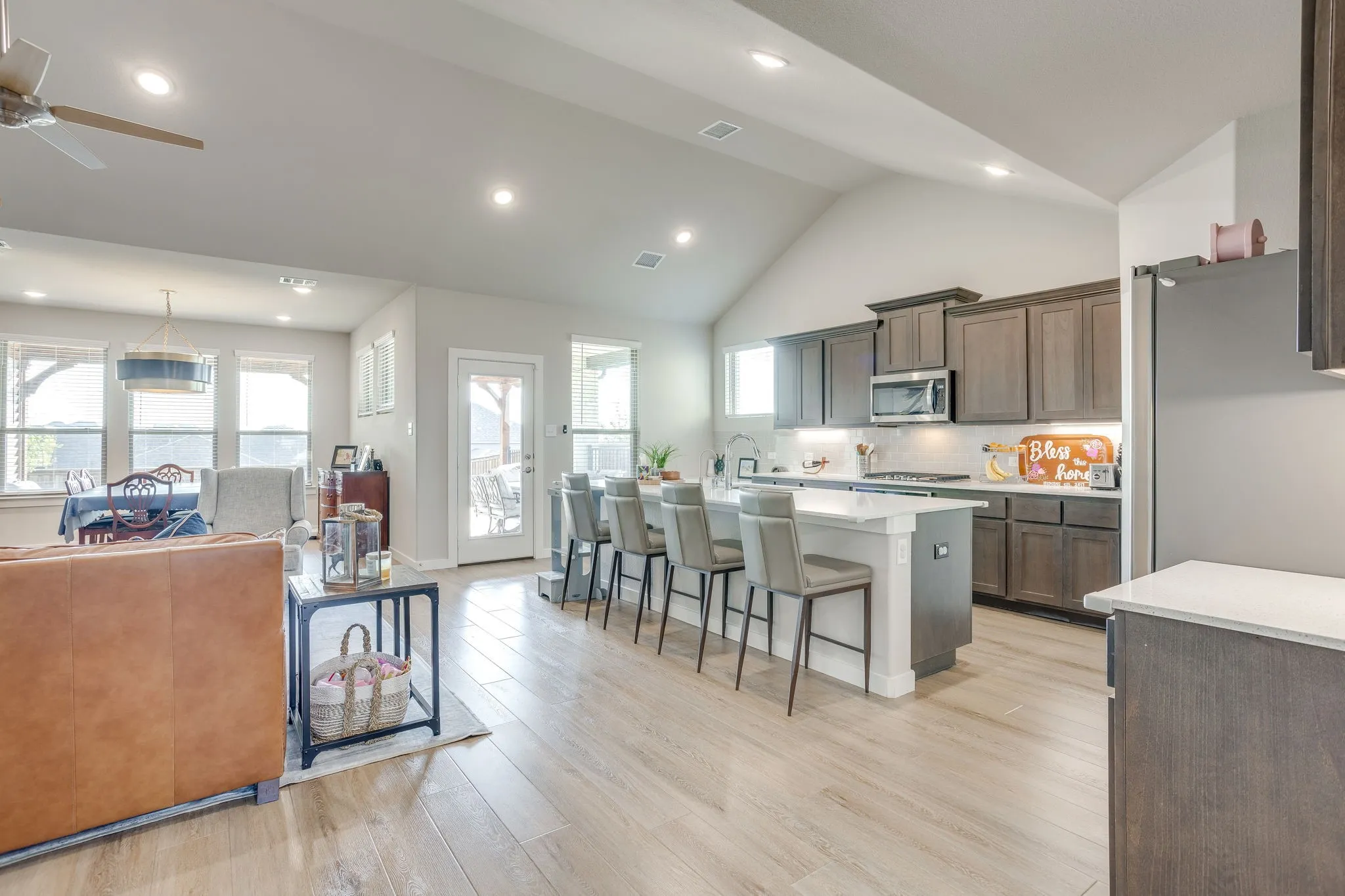 Single Family Residence For Sale in Tarrant County , 5577 Summit Creek Road, Fort Worth, Texas 76126, 5 Bedroom, 4 Bathroom, 2 Garage spaces, 3,676 Sqft, built in 2022, mls#21382105, Real Estate Agent in Fort Worth, Homes For Sale in Tarrant county, Homes For Sale in Fort Worth, Realtor in Fort Worth Texas, Real Estate Brokerage Independent Realty Texas, Luminita Cordes Realtor
