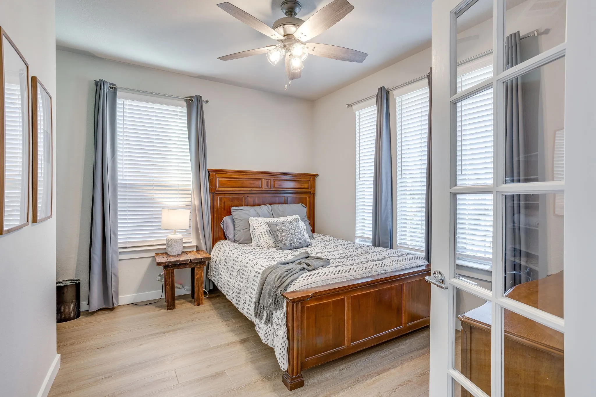 Single Family Residence For Sale in Tarrant County , 5577 Summit Creek Road, Fort Worth, Texas 76126, 5 Bedroom, 4 Bathroom, 2 Garage spaces, 3,676 Sqft, built in 2022, mls#21382105, Real Estate Agent in Fort Worth, Homes For Sale in Tarrant county, Homes For Sale in Fort Worth, Realtor in Fort Worth Texas, Real Estate Brokerage Independent Realty Texas, Luminita Cordes Realtor