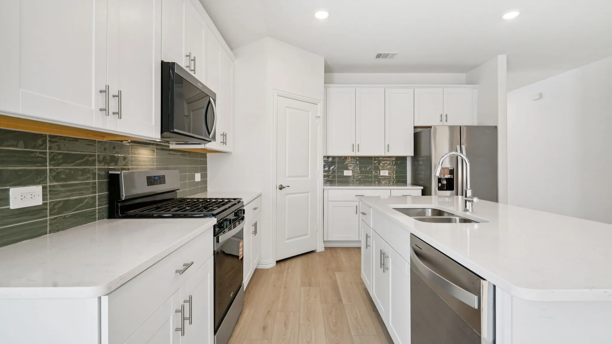 Photo is not of the actual home, but is an inspirational photo of builder’s model home and may depict options, furnishings, and/or decorator features that are not included.