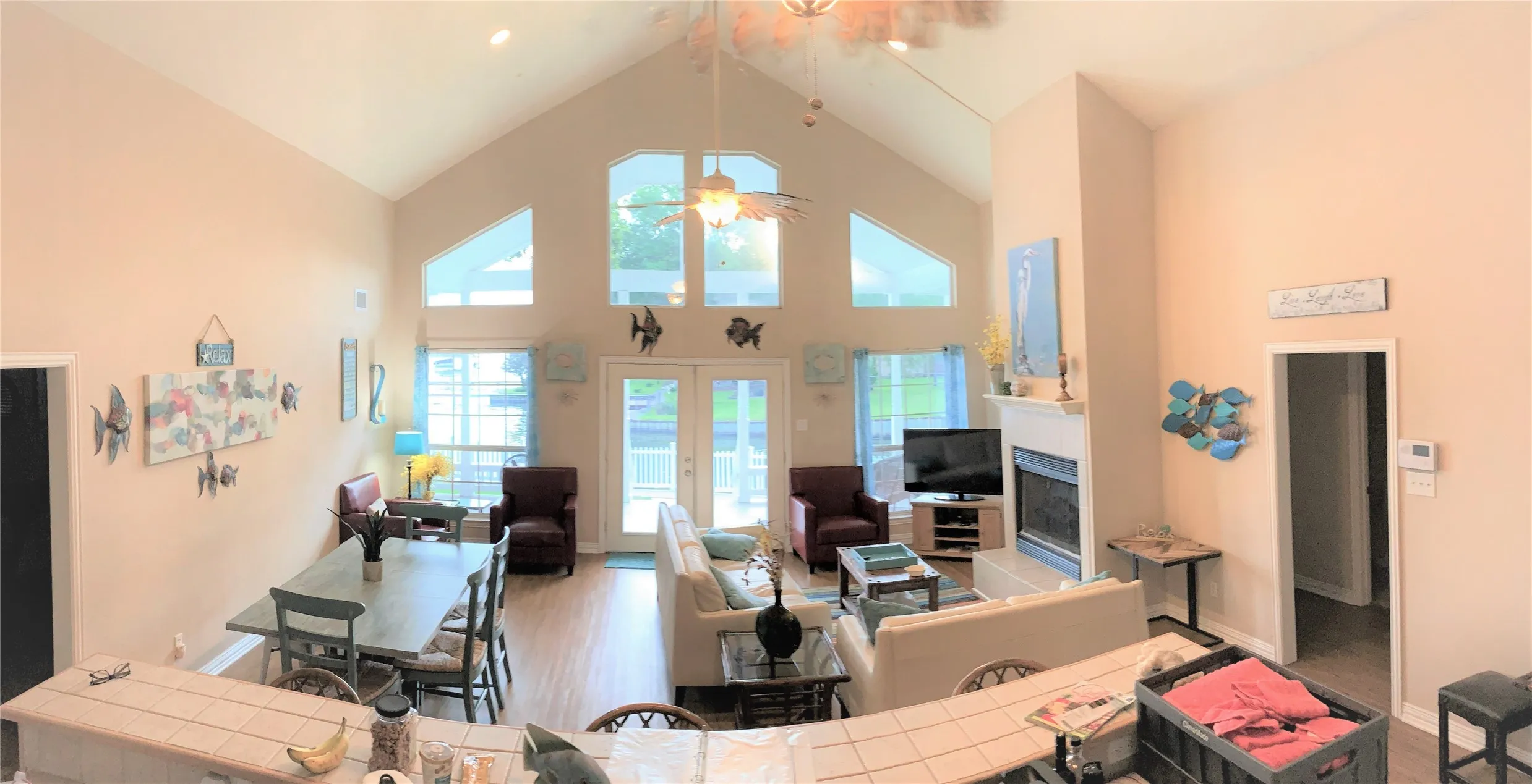 Single Family Residence For Sale in Henderson County , 102 Shore Line Drive, Tool, Texas 75143, 3 Bedroom, 2 Bathroom, 2 Garage spaces, 1,471 Sqft, built in 2005, mls#21379774, Real Estate Agent in Tool, Homes For Sale in Henderson county, Homes For Sale in Tool, Realtor in Tool Texas, Real Estate Brokerage Independent Realty Texas, Luminita Cordes Realtor