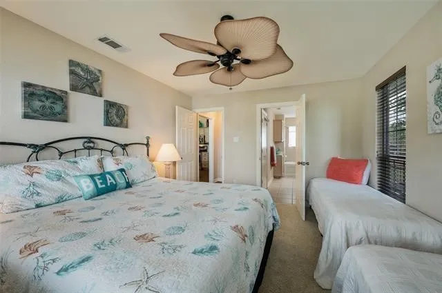 Single Family Residence For Sale in Henderson County , 102 Shore Line Drive, Tool, Texas 75143, 3 Bedroom, 2 Bathroom, 2 Garage spaces, 1,471 Sqft, built in 2005, mls#21379774, Real Estate Agent in Tool, Homes For Sale in Henderson county, Homes For Sale in Tool, Realtor in Tool Texas, Real Estate Brokerage Independent Realty Texas, Luminita Cordes Realtor