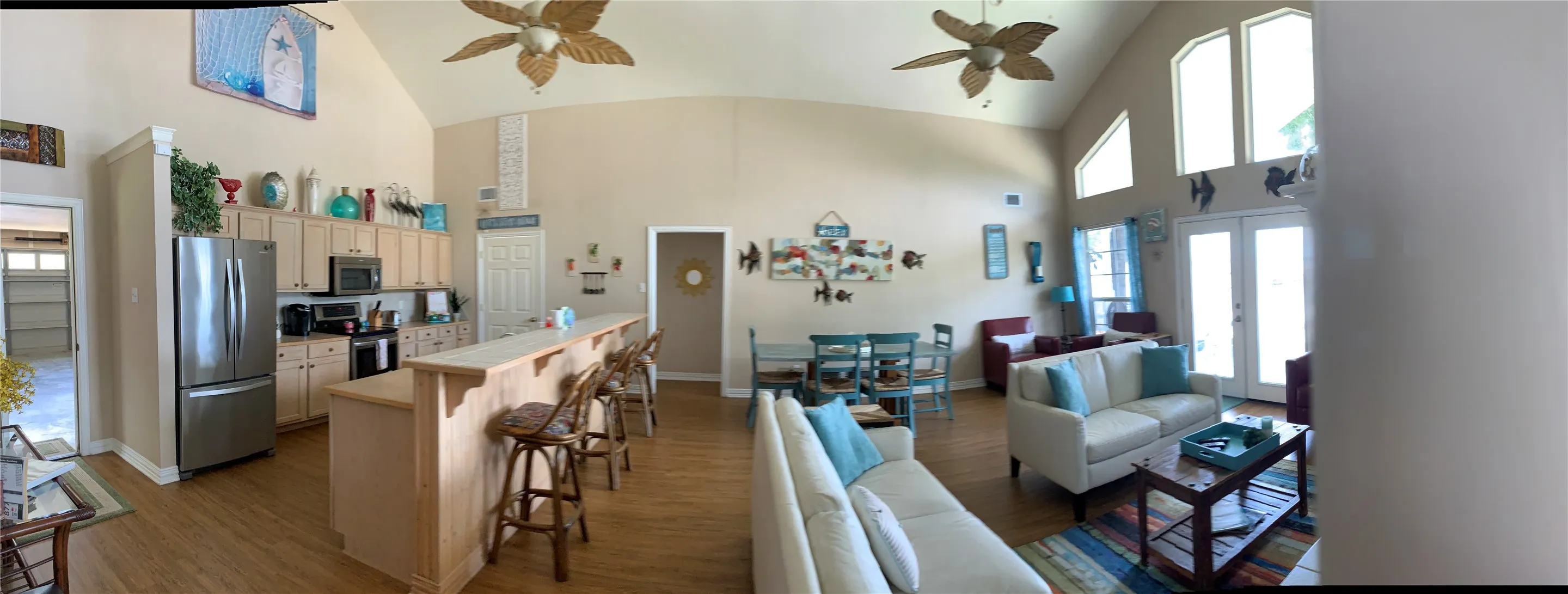 Single Family Residence For Sale in Henderson County , 102 Shore Line Drive, Tool, Texas 75143, 3 Bedroom, 2 Bathroom, 2 Garage spaces, 1,471 Sqft, built in 2005, mls#21379774, Real Estate Agent in Tool, Homes For Sale in Henderson county, Homes For Sale in Tool, Realtor in Tool Texas, Real Estate Brokerage Independent Realty Texas, Luminita Cordes Realtor