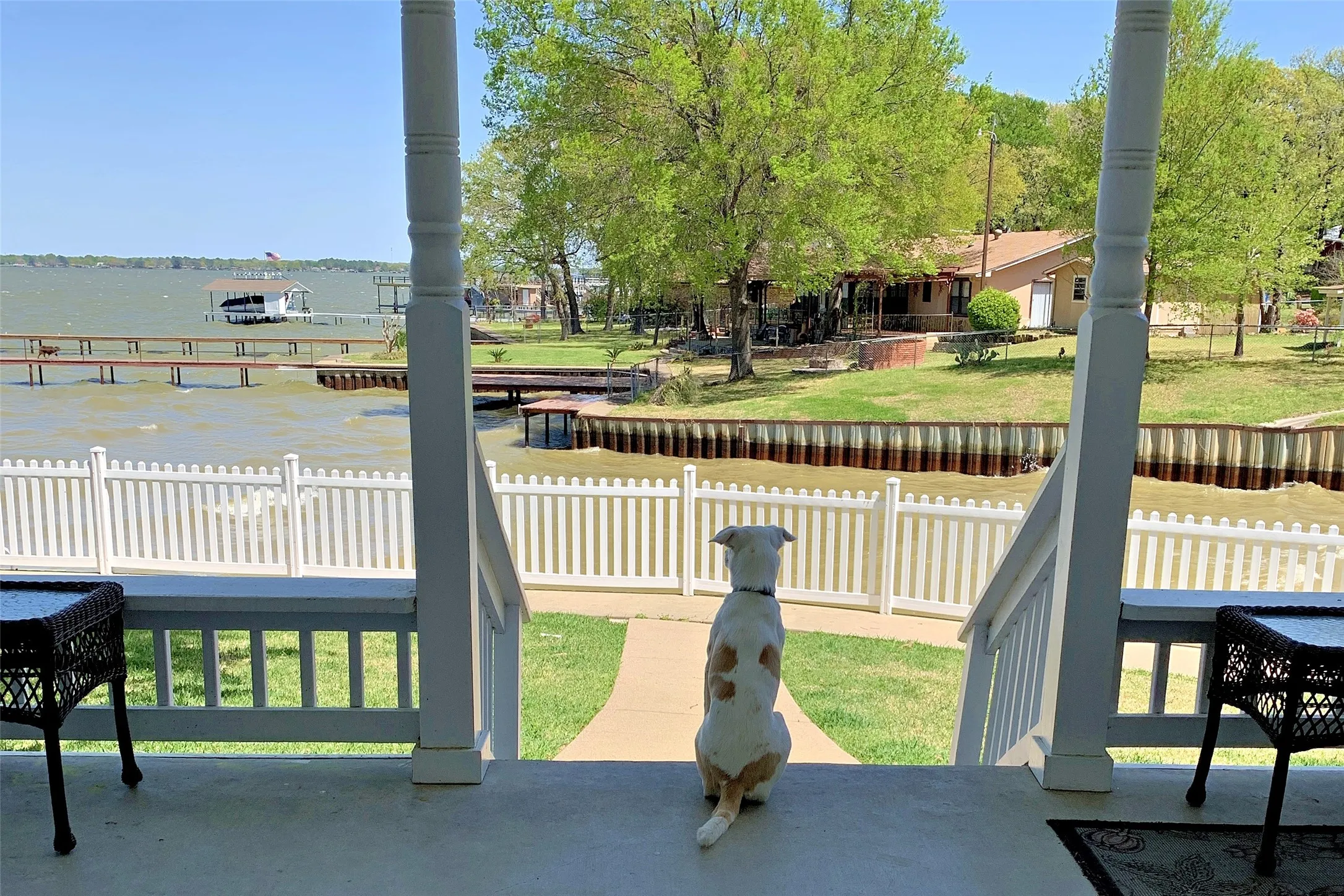 Single Family Residence For Sale in Henderson County , 102 Shore Line Drive, Tool, Texas 75143, 3 Bedroom, 2 Bathroom, 2 Garage spaces, 1,471 Sqft, built in 2005, mls#21379774, Real Estate Agent in Tool, Homes For Sale in Henderson county, Homes For Sale in Tool, Realtor in Tool Texas, Real Estate Brokerage Independent Realty Texas, Luminita Cordes Realtor