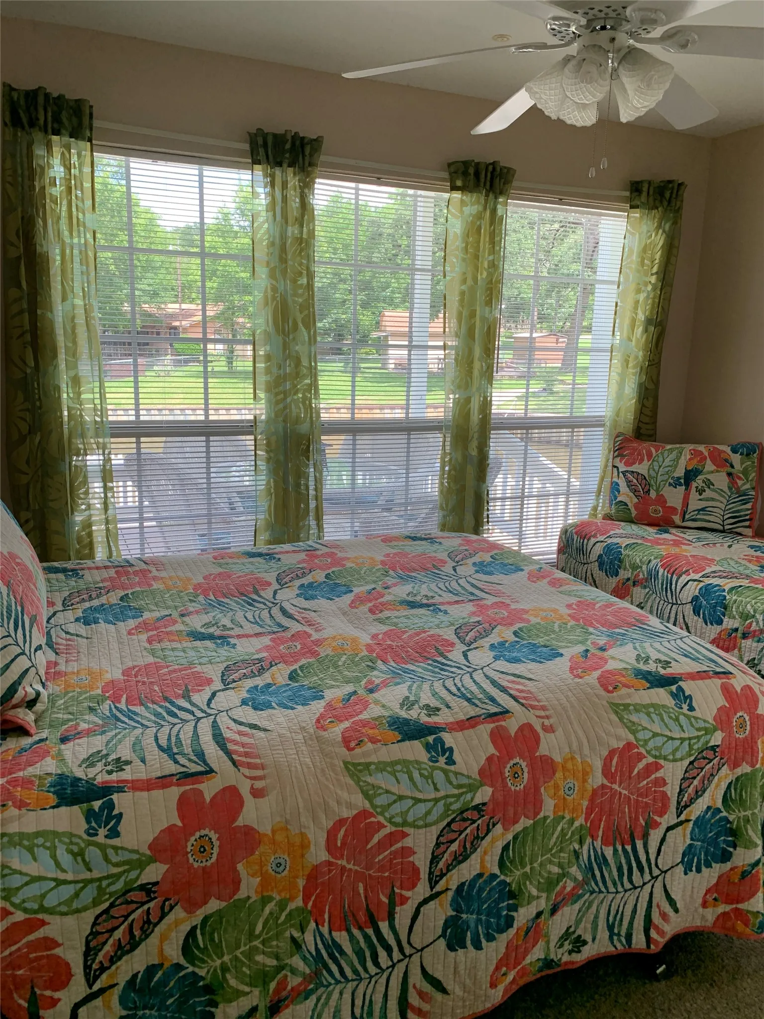 Single Family Residence For Sale in Henderson County , 102 Shore Line Drive, Tool, Texas 75143, 3 Bedroom, 2 Bathroom, 2 Garage spaces, 1,471 Sqft, built in 2005, mls#21379774, Real Estate Agent in Tool, Homes For Sale in Henderson county, Homes For Sale in Tool, Realtor in Tool Texas, Real Estate Brokerage Independent Realty Texas, Luminita Cordes Realtor