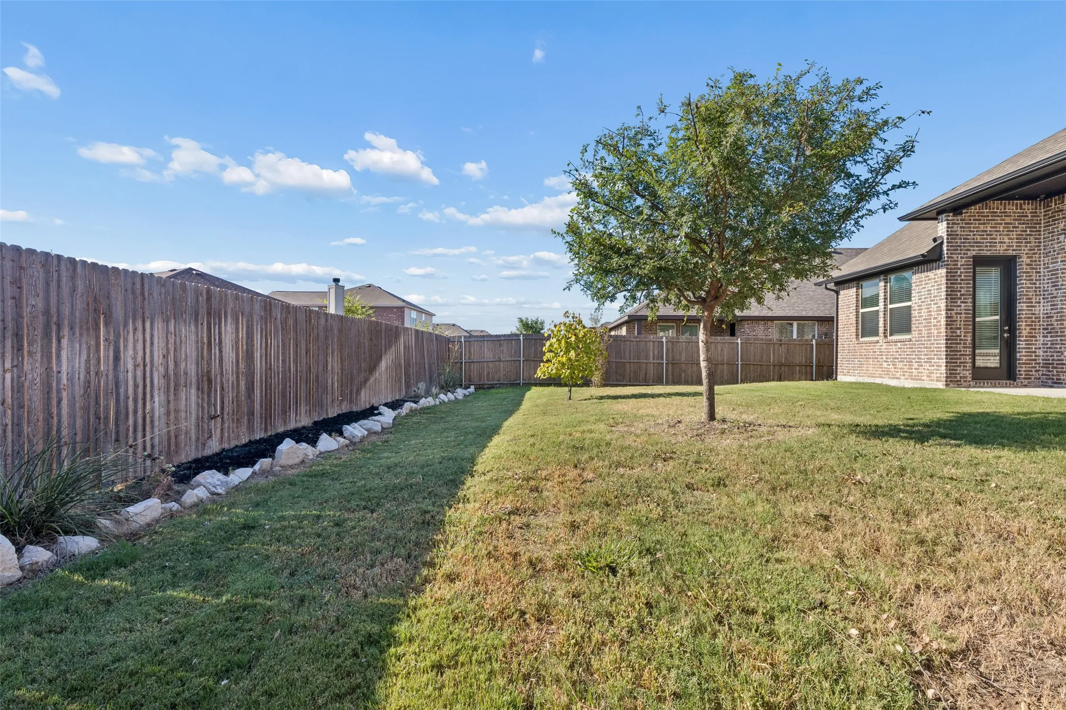 Single Family Residence For Sale in Hunt County , 700 Newberry Lane, Royse City, Texas 75189, 5 Bedroom, 3 Bathroom, 2 Garage spaces, 2,976 Sqft, built in 2021, mls#21378924, Real Estate Agent in Royse City, Homes For Sale in Hunt county, Homes For Sale in Royse City, Realtor in Royse City Texas, Real Estate Brokerage Independent Realty Texas, Luminita Cordes Realtor