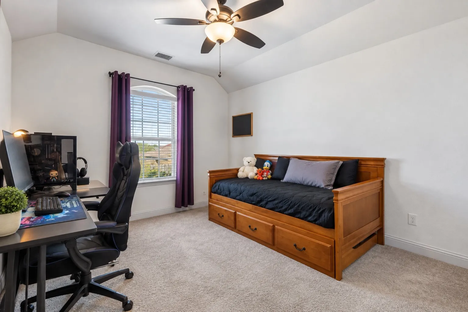 Single Family Residence For Sale in Hunt County , 700 Newberry Lane, Royse City, Texas 75189, 5 Bedroom, 3 Bathroom, 2 Garage spaces, 2,976 Sqft, built in 2021, mls#21378924, Real Estate Agent in Royse City, Homes For Sale in Hunt county, Homes For Sale in Royse City, Realtor in Royse City Texas, Real Estate Brokerage Independent Realty Texas, Luminita Cordes Realtor